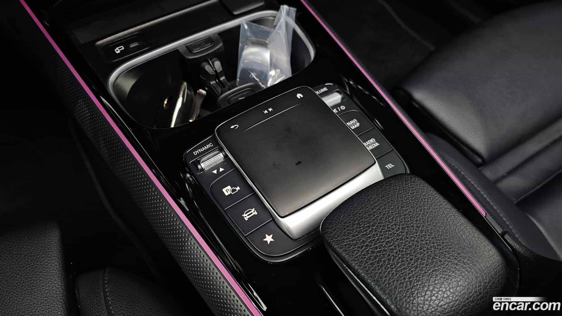 GLB-Class Mercedes-Benz 2021.6-OPTION-042