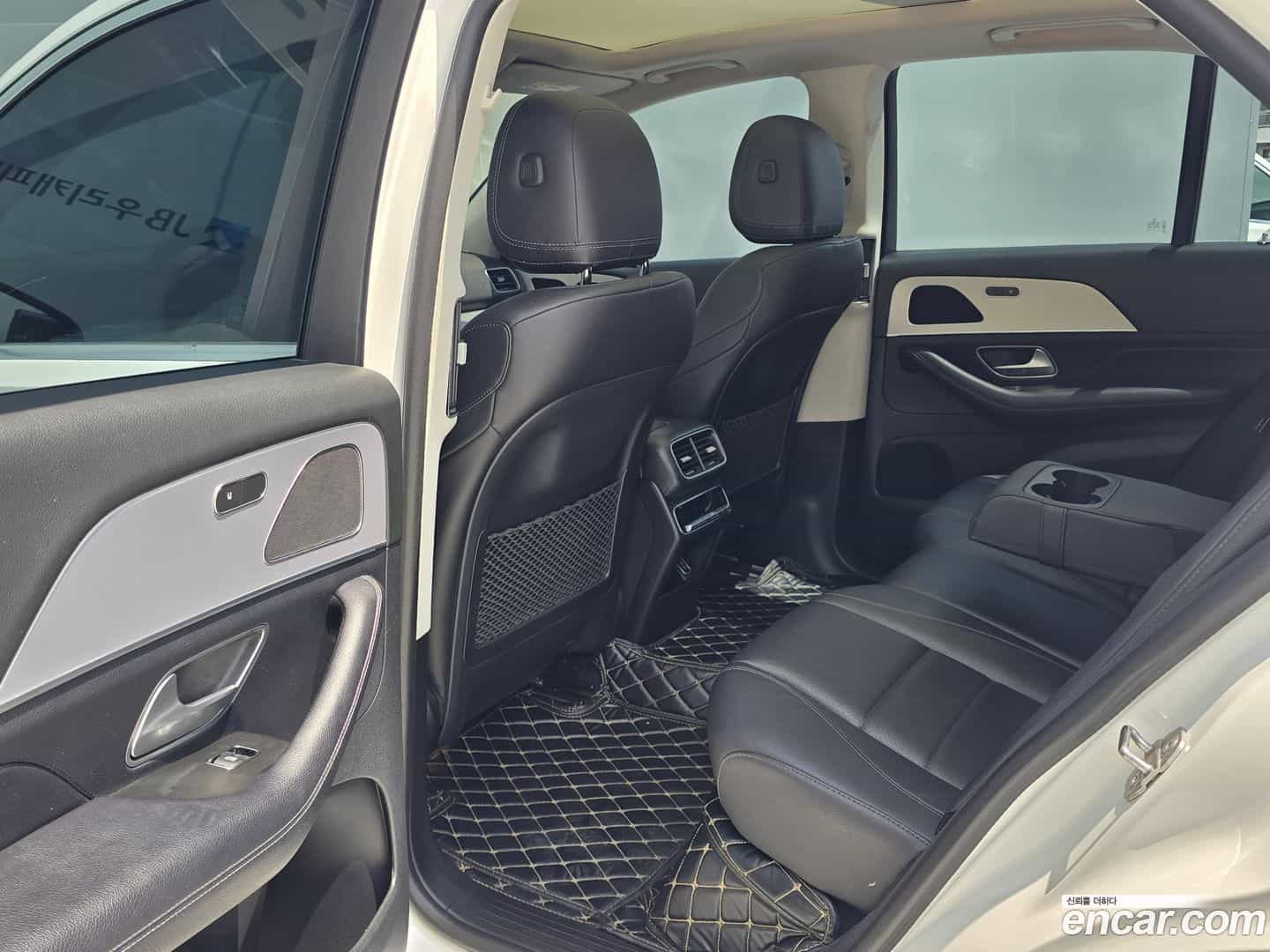 GLE-Class Mercedes-Benz 2020.7-INNER-010