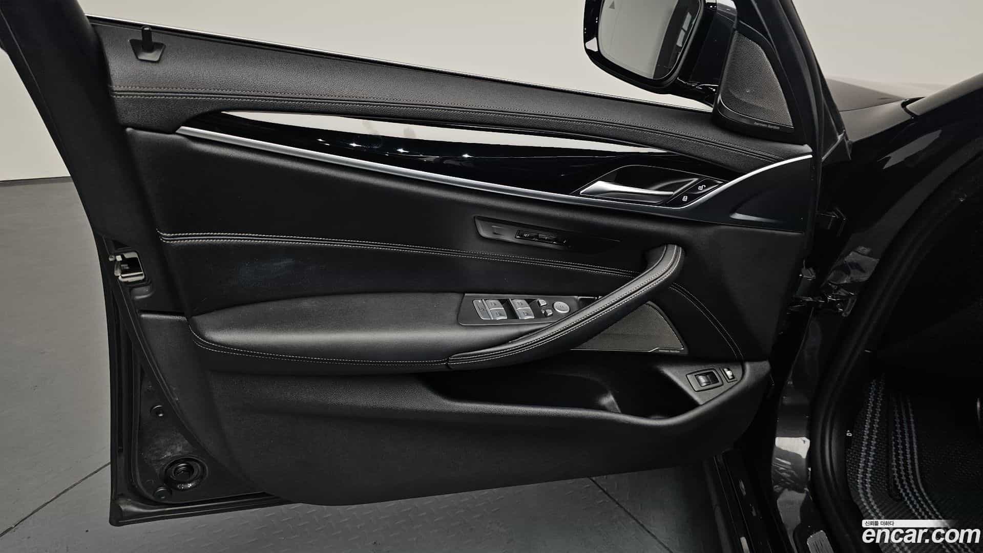 5-Series BMW 2021.4-INNER-034
