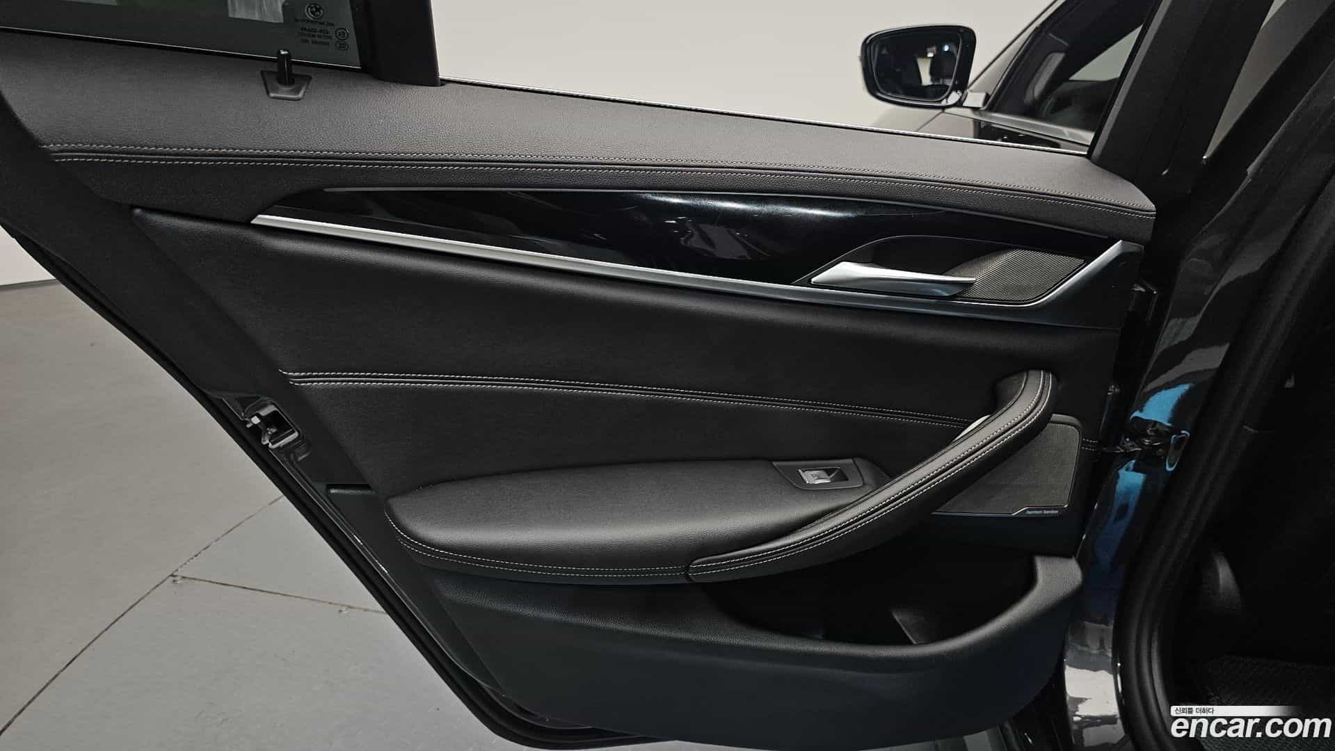 5-Series BMW 2021.4-INNER-035