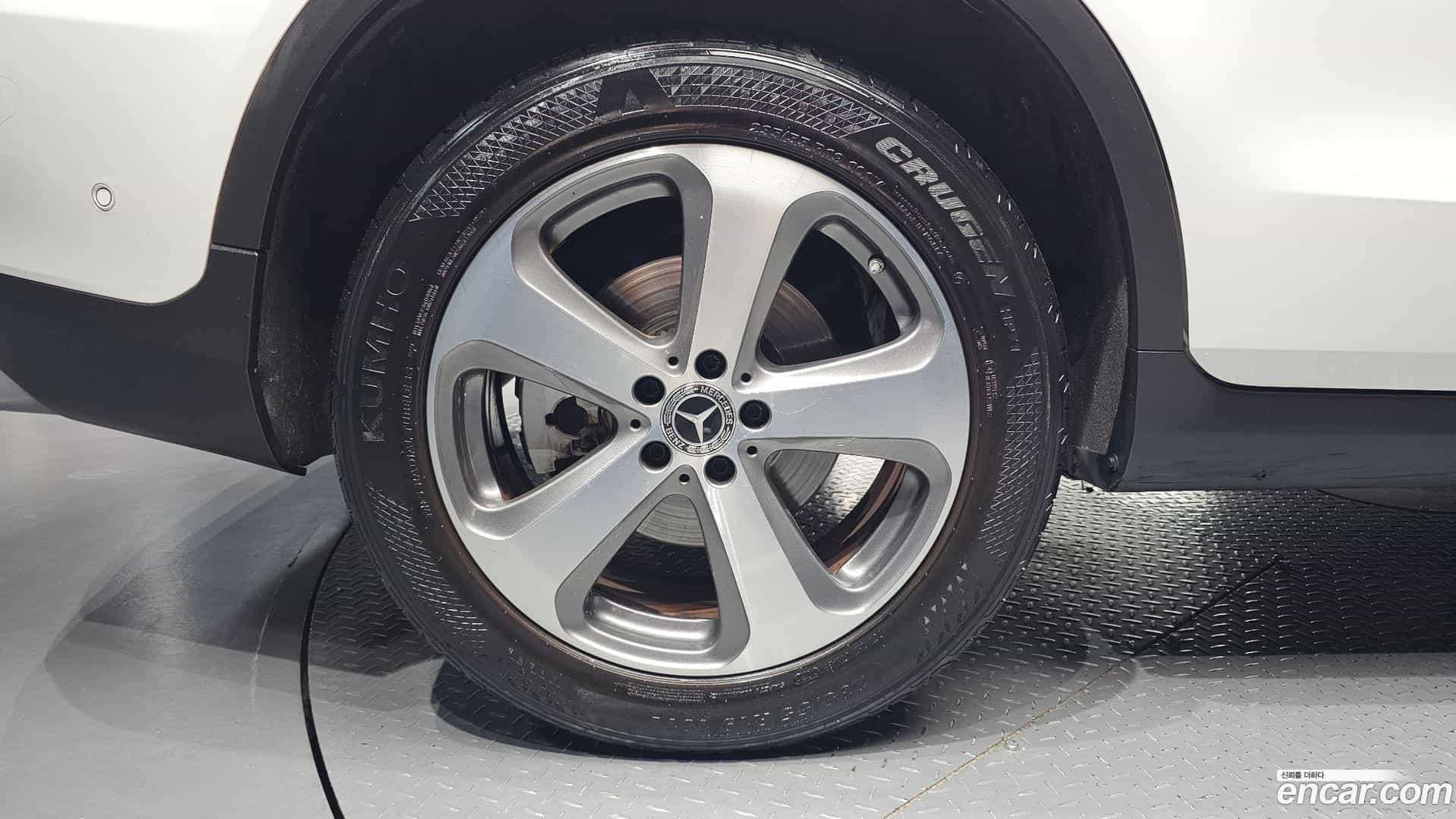 GLC-Class Mercedes-Benz 2019.3-OUTER-005