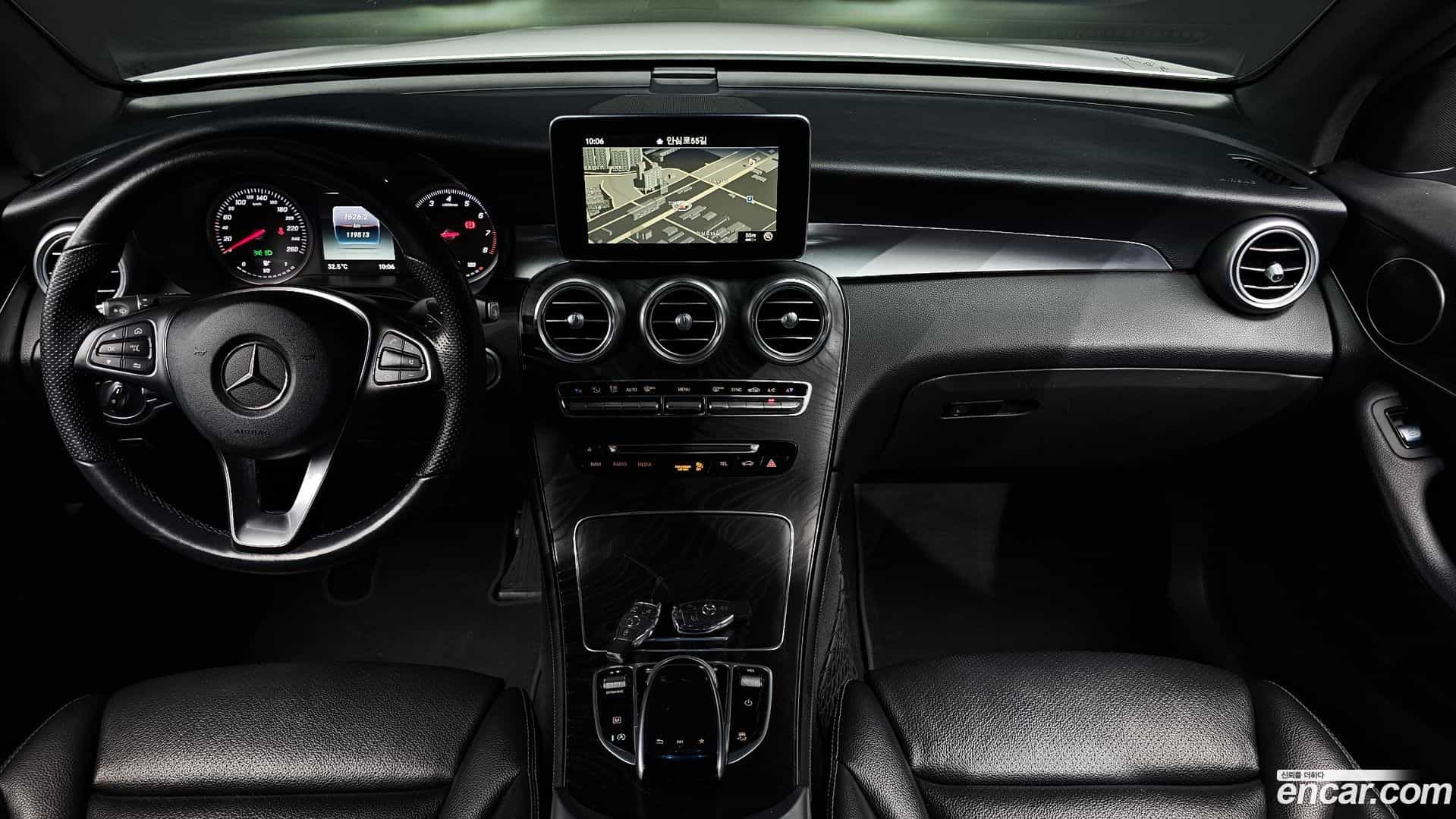 GLC-Class Mercedes-Benz 2019.3-INNER-007