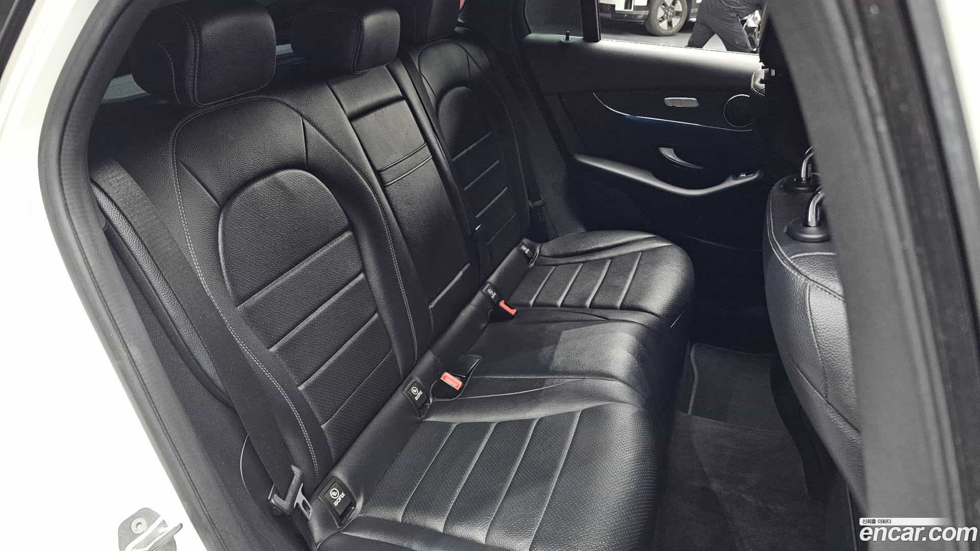 GLC-Class Mercedes-Benz 2019.3-OPTION-016