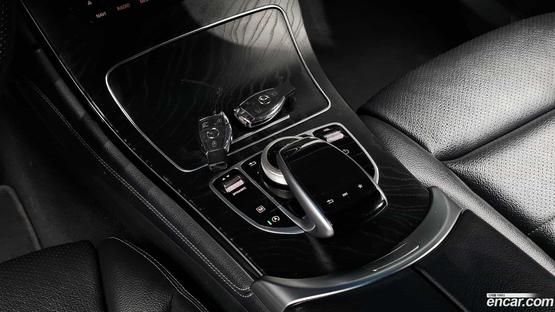 GLC-Class Mercedes-Benz 2019.3-OPTION-021