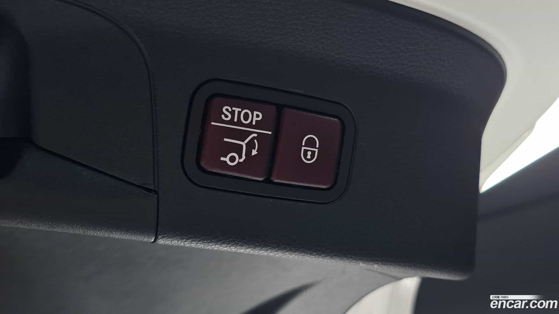GLC-Class Mercedes-Benz 2019.3-OPTION-023