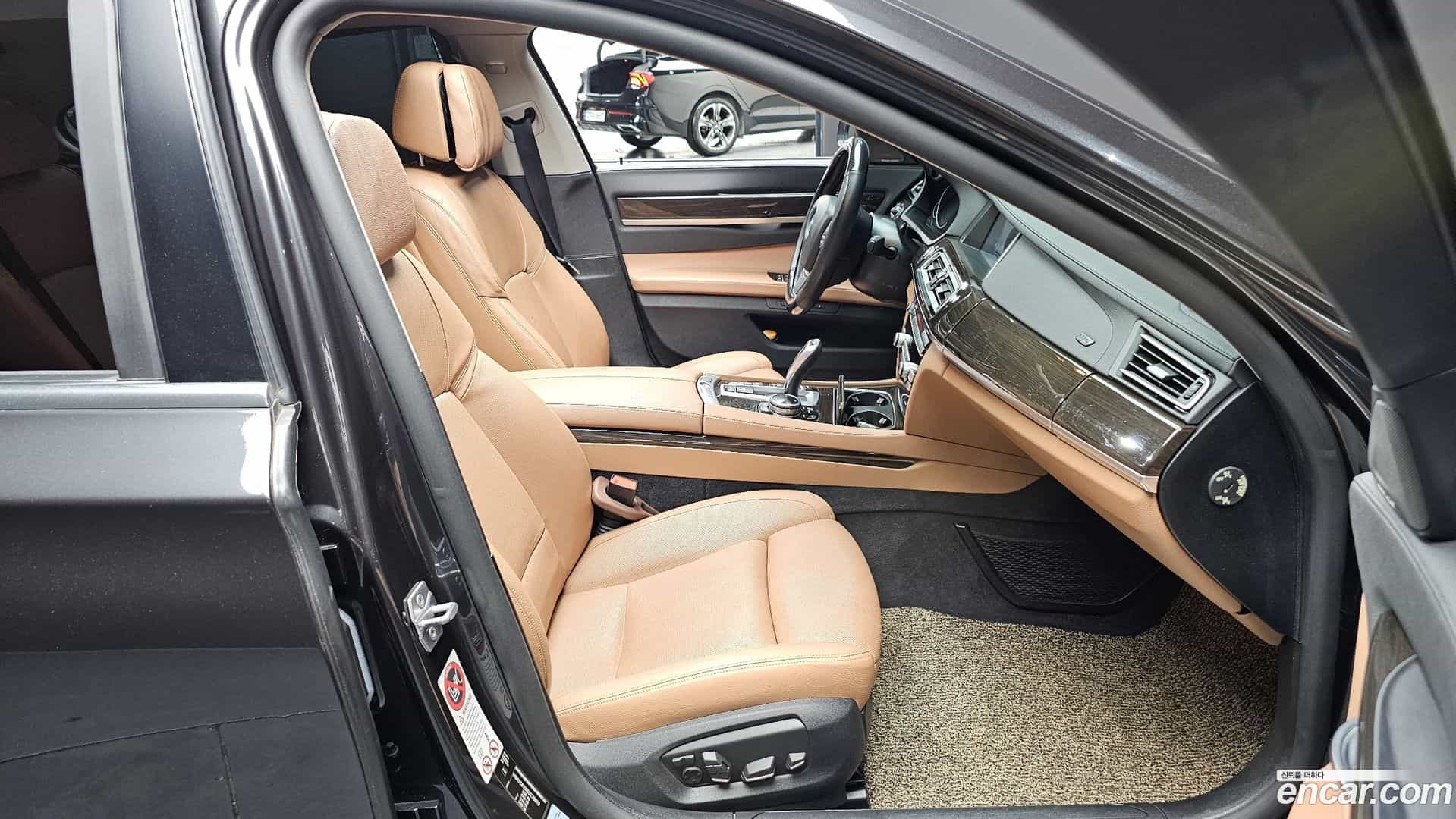 7-Series BMW 2014.7-INNER-010