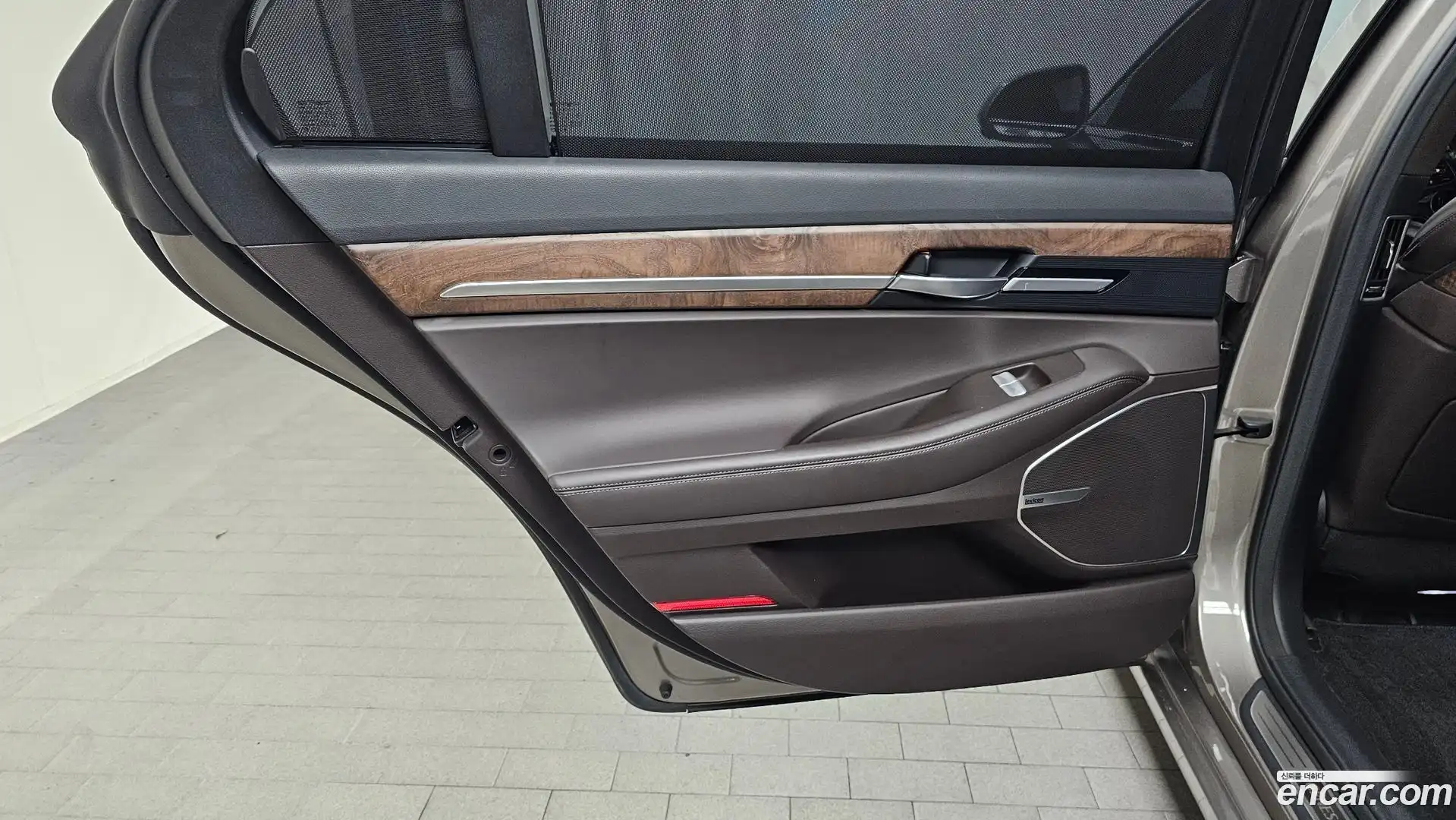G90 Genesis 2020.10-INNER-035