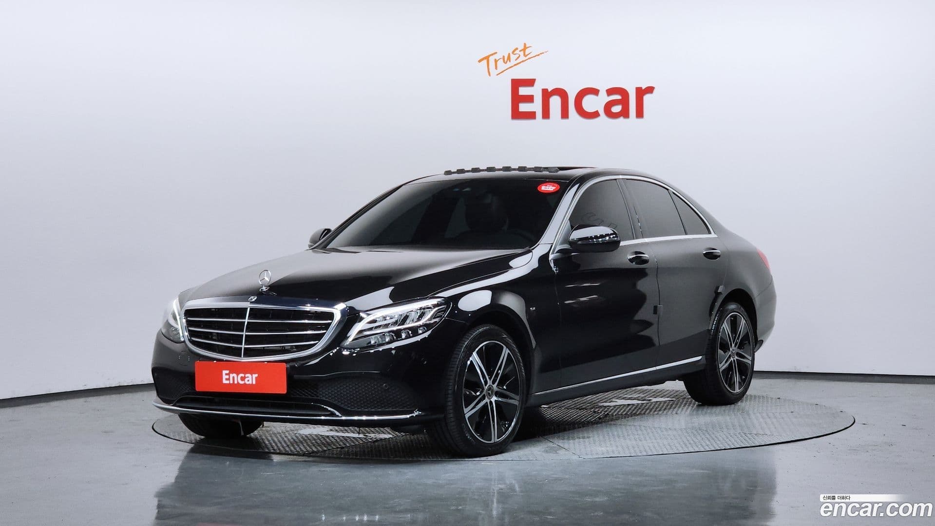 Main__Slider__Photo:C-Class Mercedes-Benz 2019.5-0