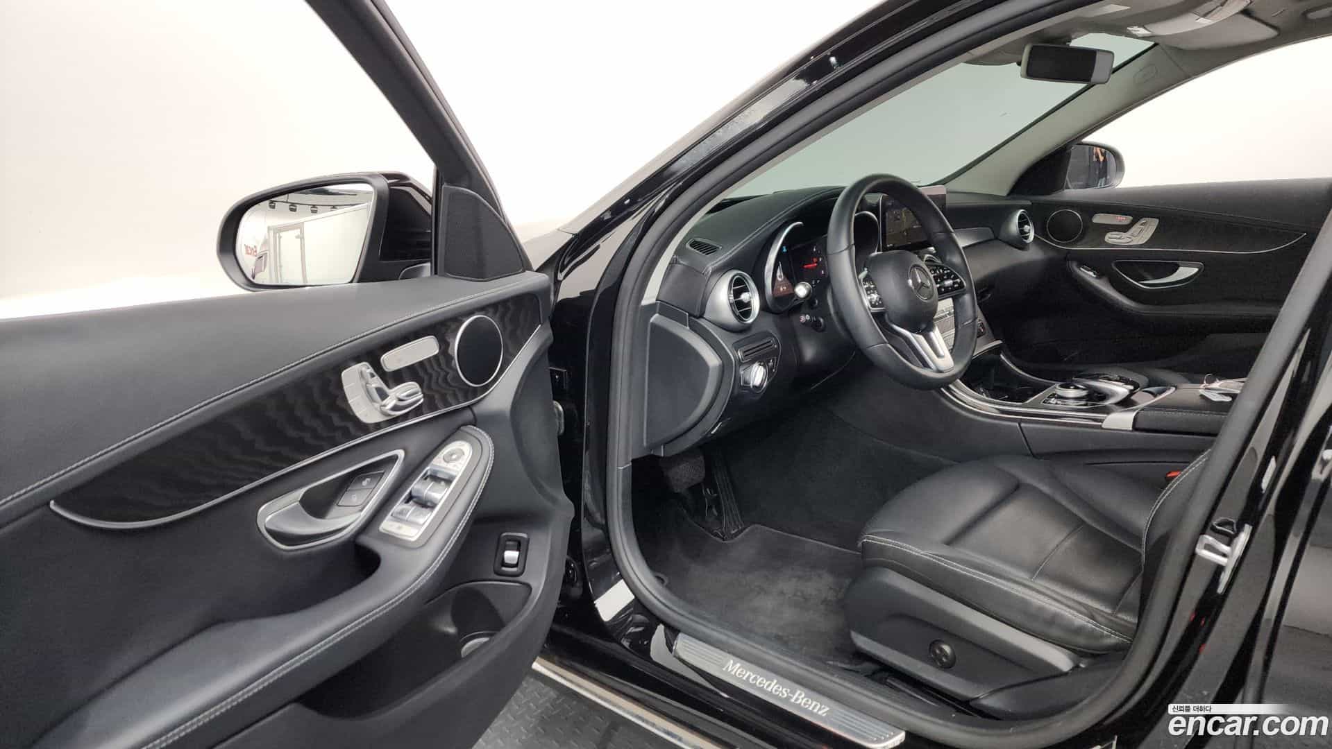 C-Class Mercedes-Benz 2019.5-INNER-010