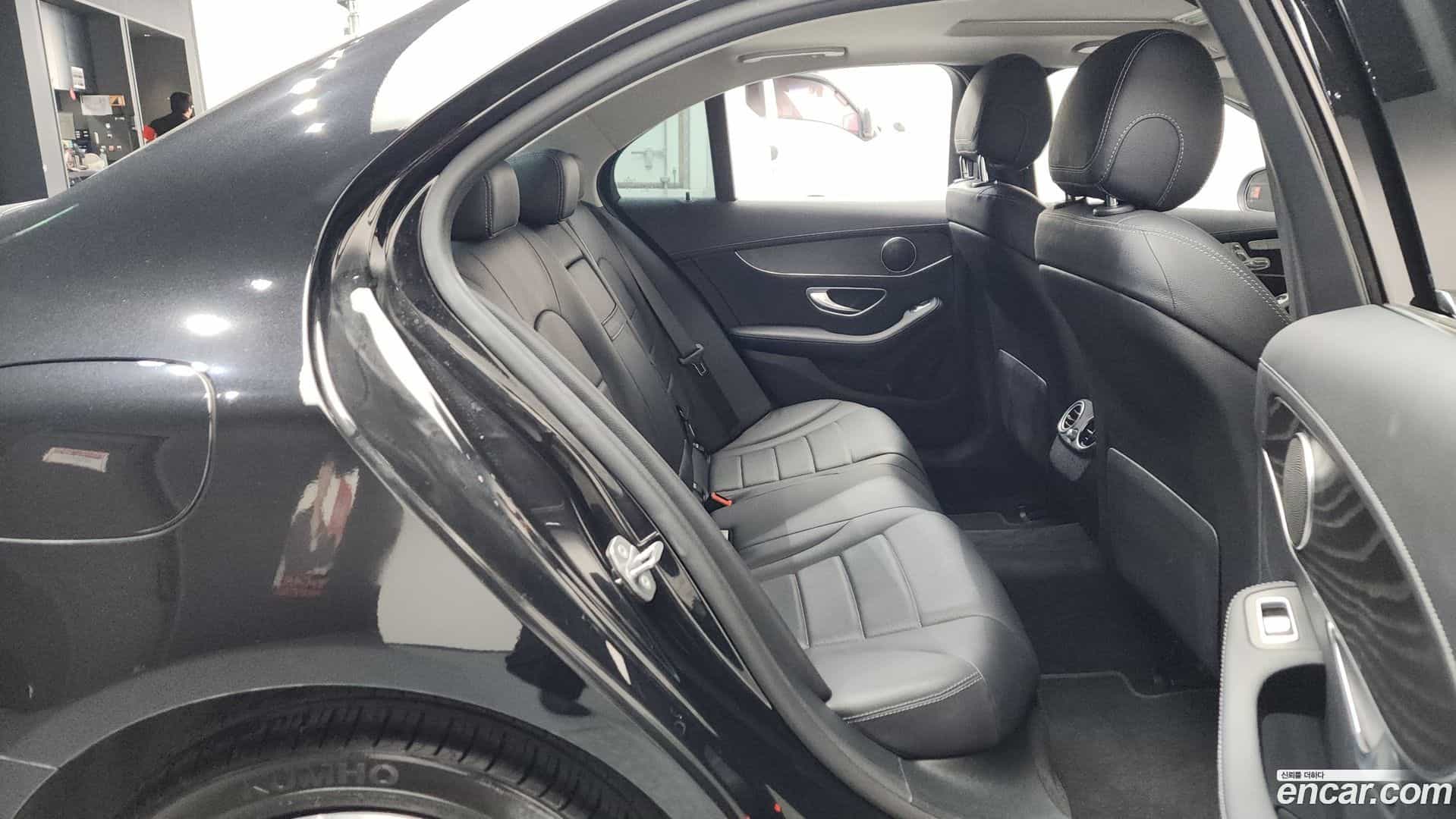 C-Class Mercedes-Benz 2019.5-OPTION-015