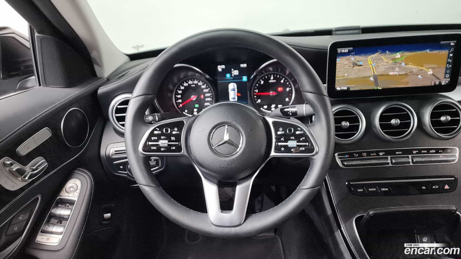 C-Class Mercedes-Benz 2019.5-OPTION-017