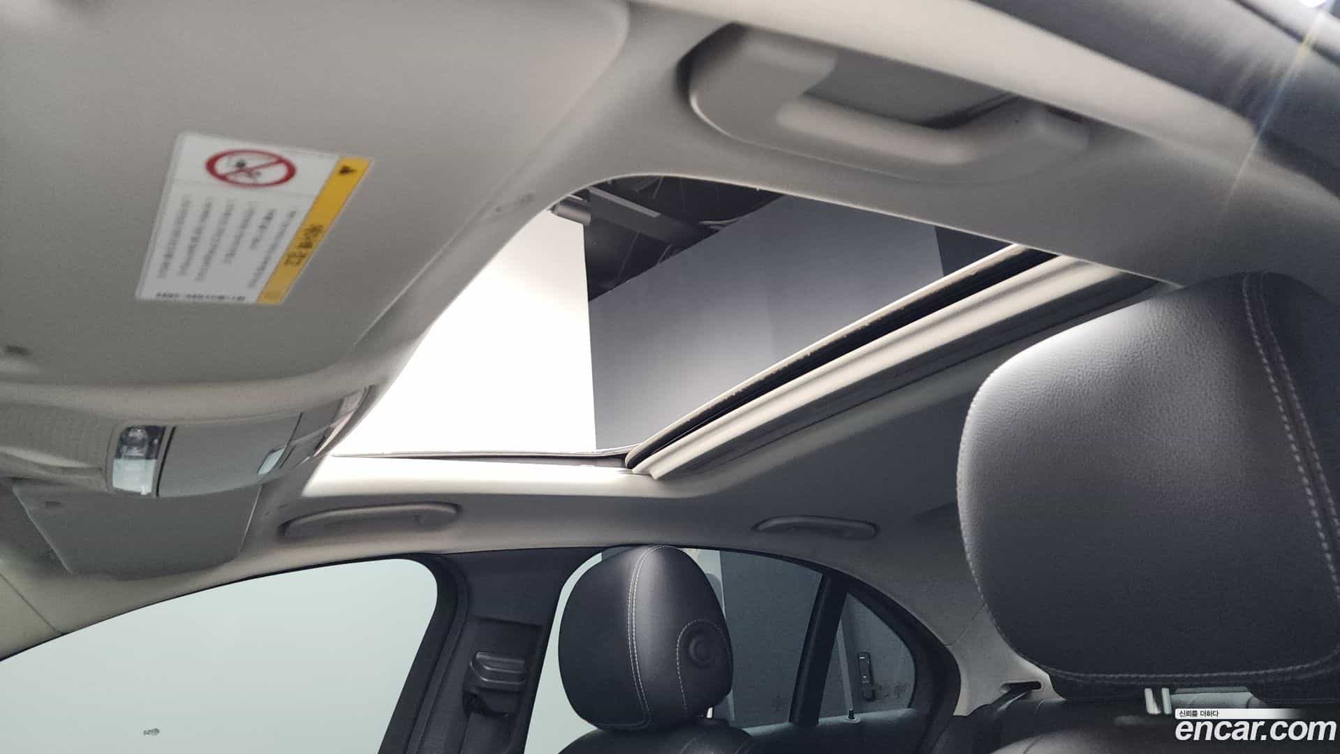C-Class Mercedes-Benz 2019.5-OPTION-022