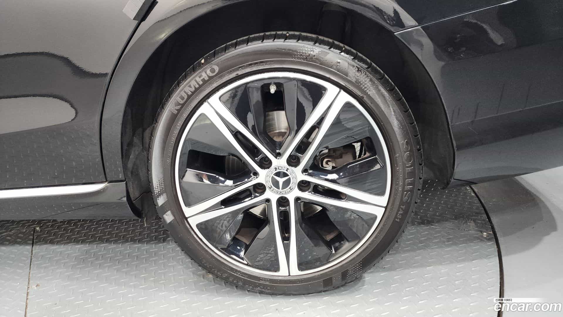 C-Class Mercedes-Benz 2019.5-OUTER-031