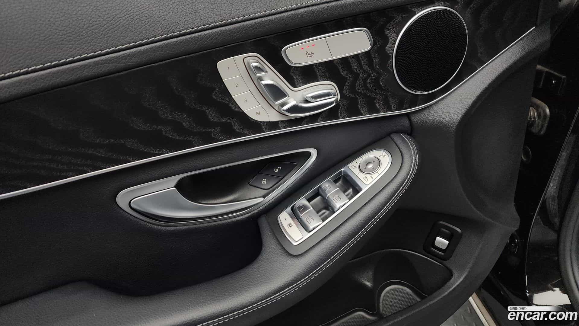 C-Class Mercedes-Benz 2019.5-OPTION-040