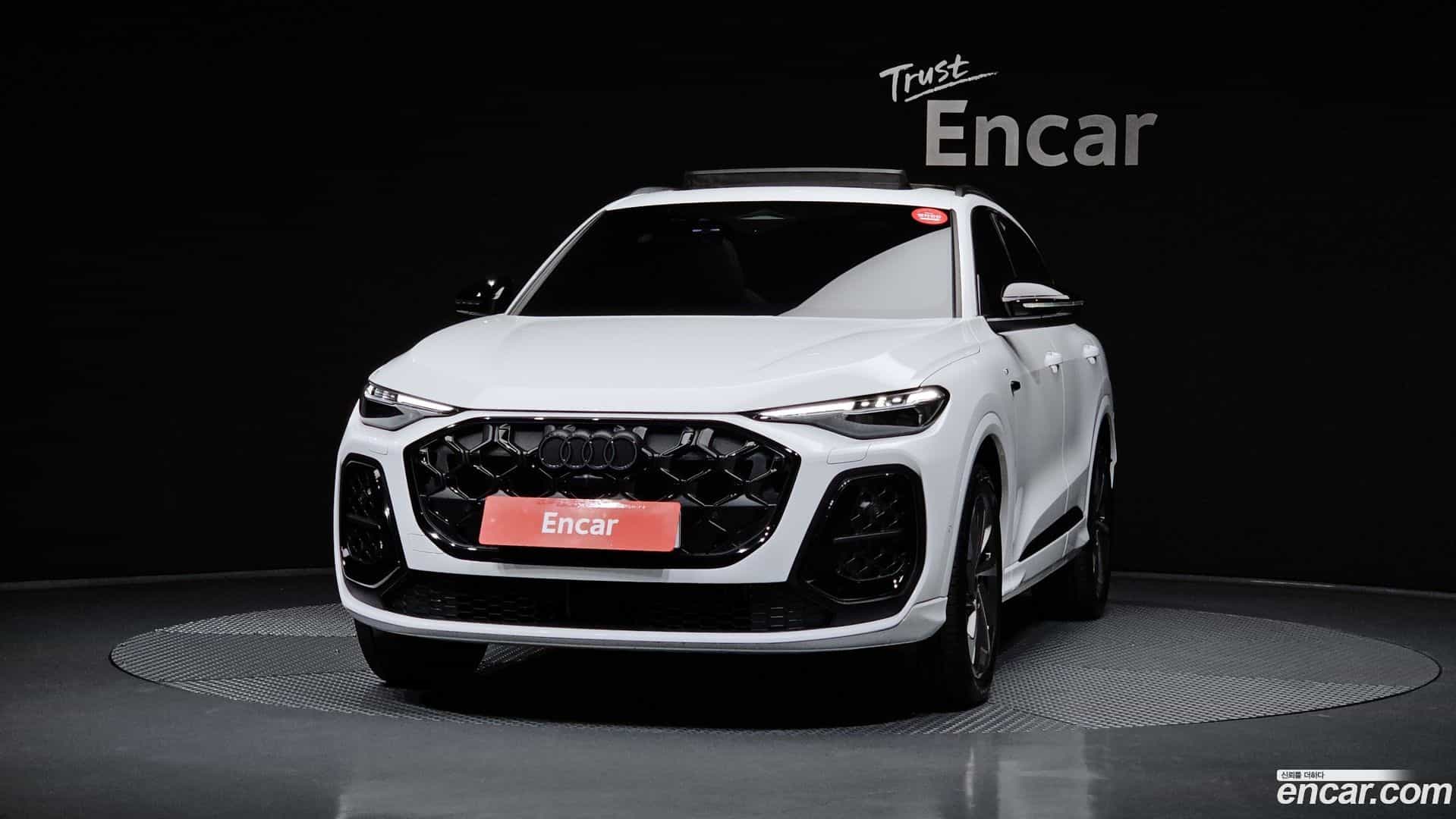 Q5 Audi 2025.11-OUTER-003