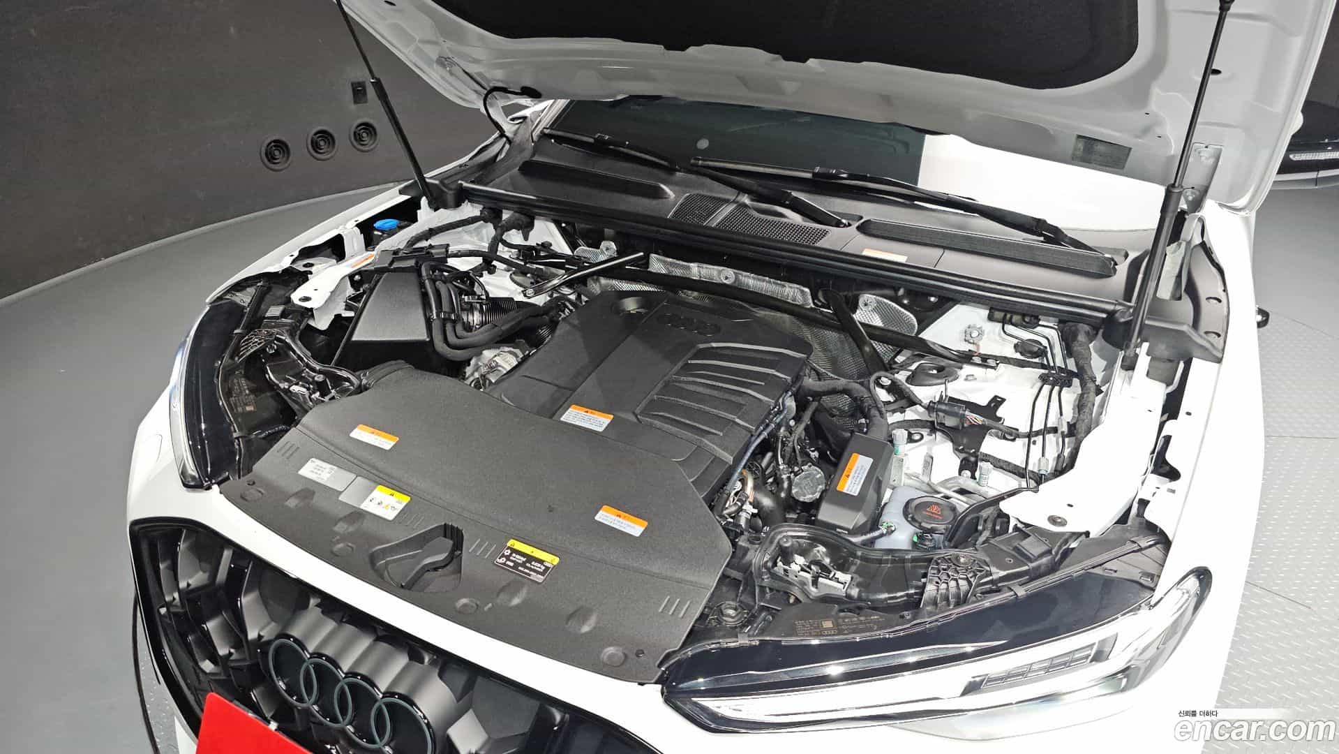 Q5 Audi 2025.11-OUTER-006