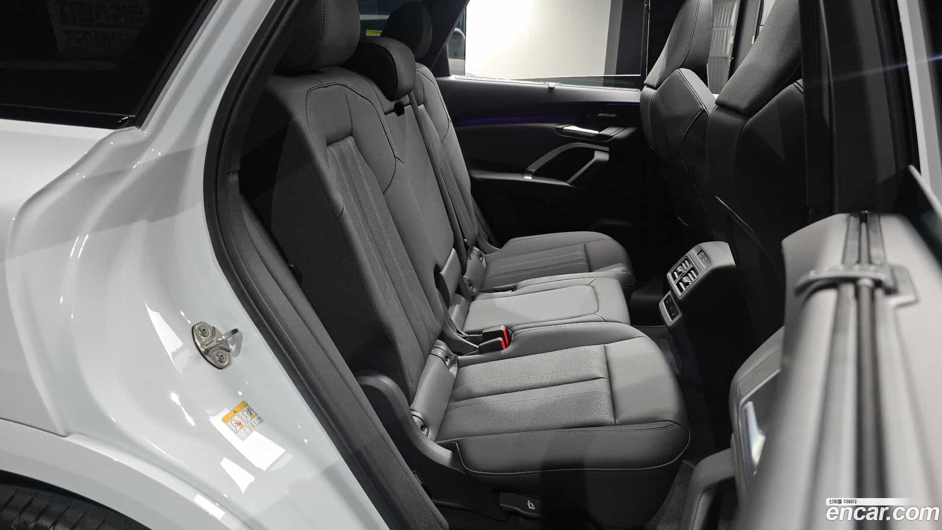 Q5 Audi 2025.11-OPTION-015