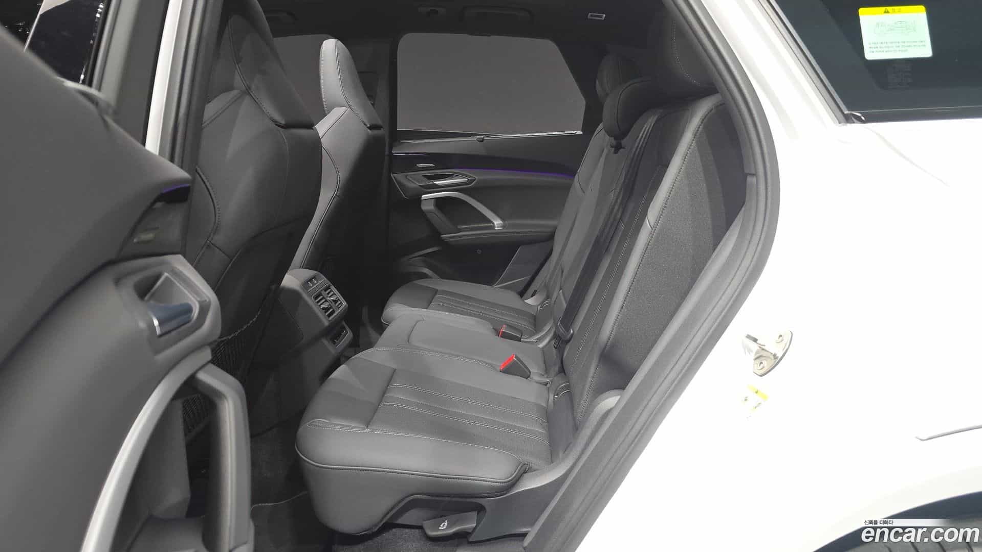 Q5 Audi 2025.11-OPTION-016