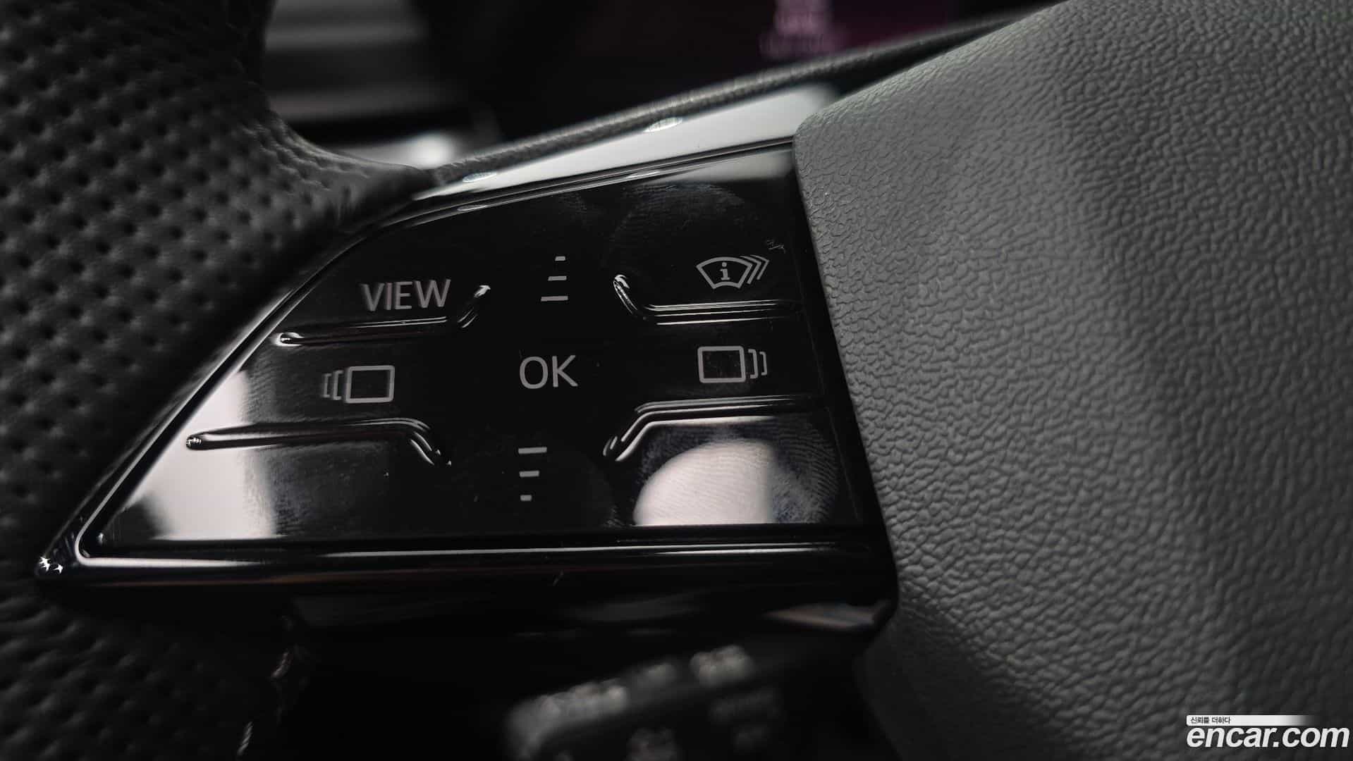 Q5 Audi 2025.11-OPTION-046