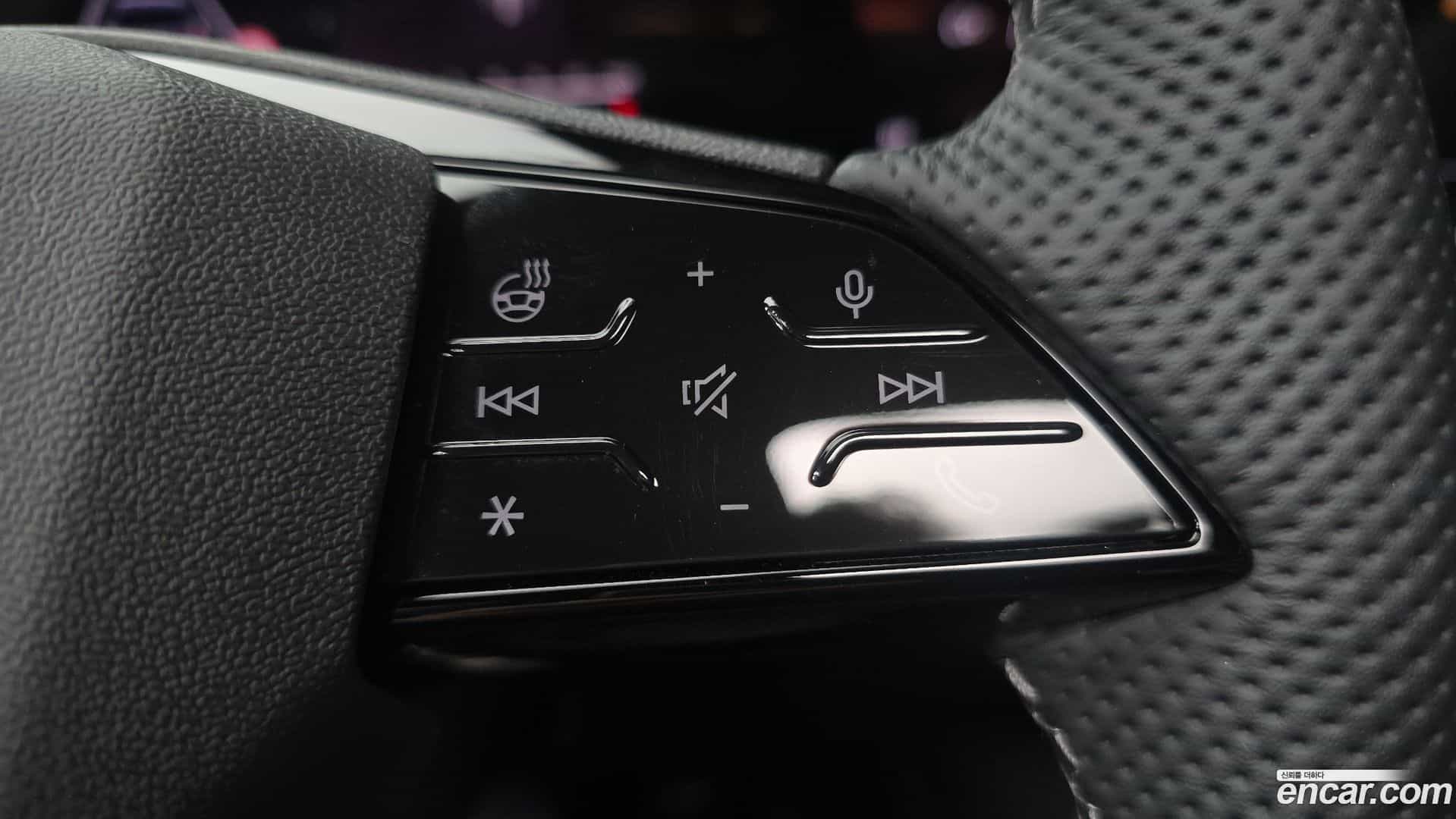 Q5 Audi 2025.11-OPTION-047