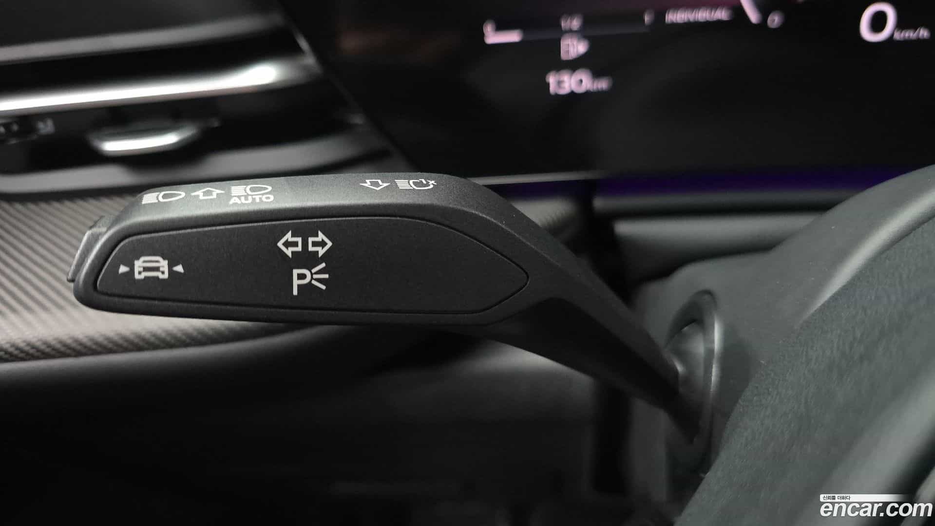 Q5 Audi 2025.11-OPTION-048