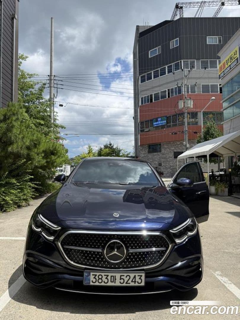 Main__Slider__Photo:E-Class Mercedes-Benz 2025.8-0