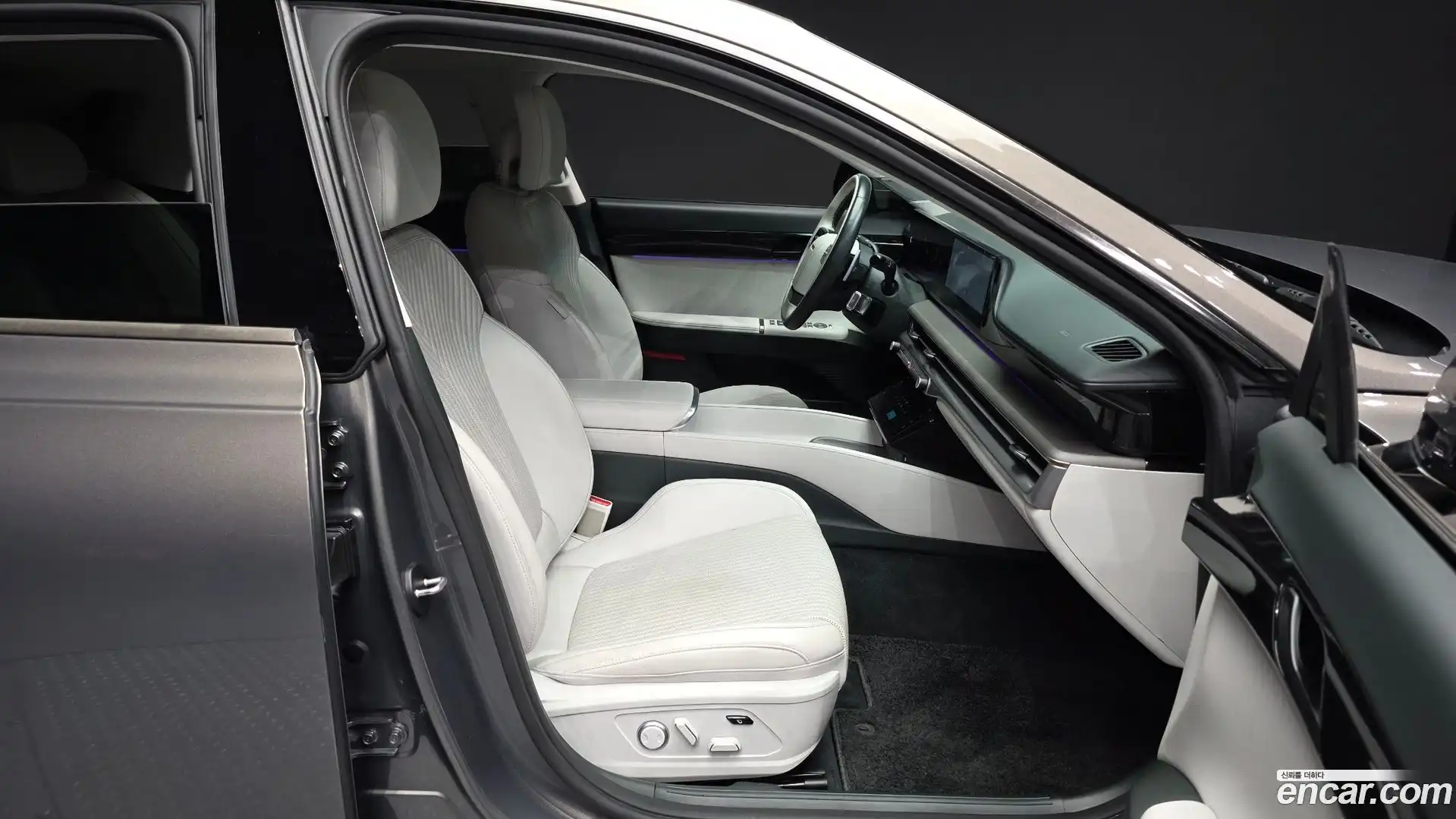 Grandeur Hyundai 2023.0-OPTION-015