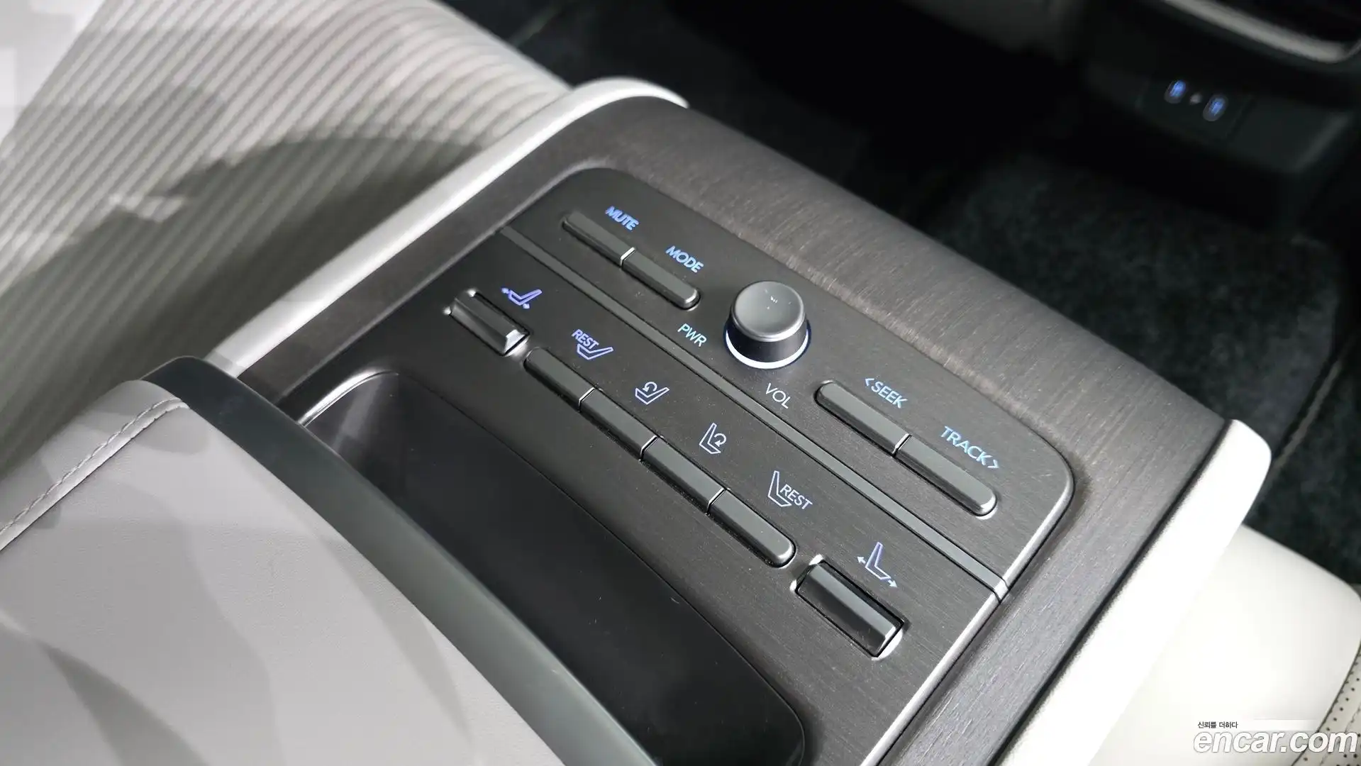 Grandeur Hyundai 2023.0-OPTION-022