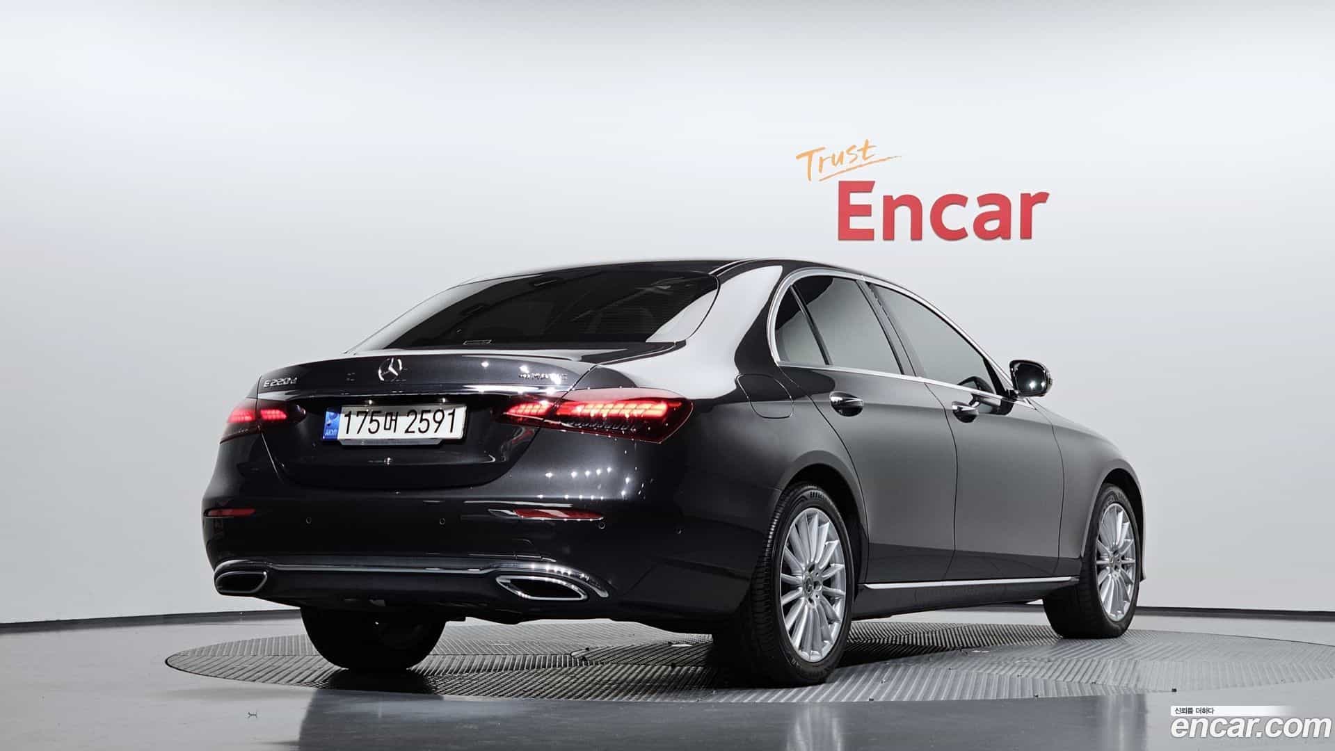 E-Class Mercedes-Benz 2022.1-OUTER-002