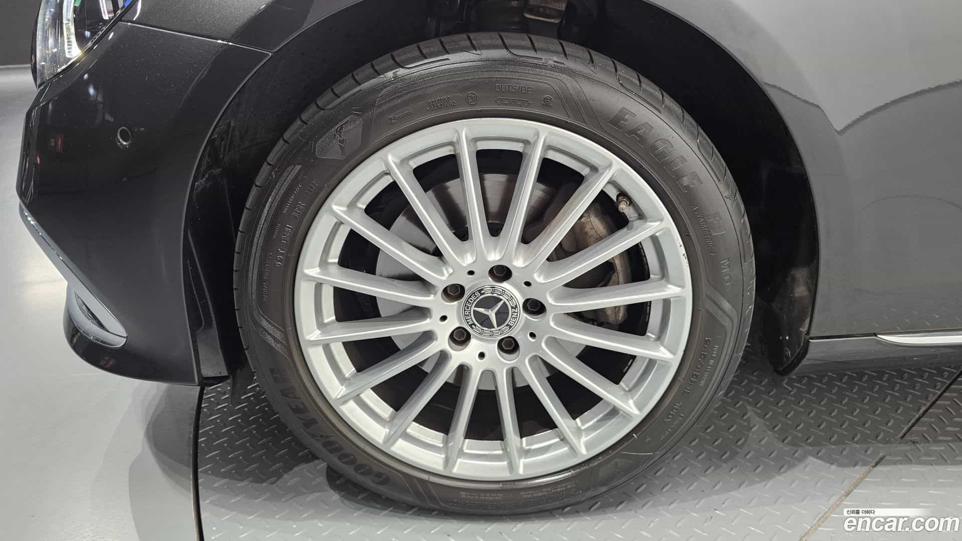 E-Class Mercedes-Benz 2022.1-OUTER-005