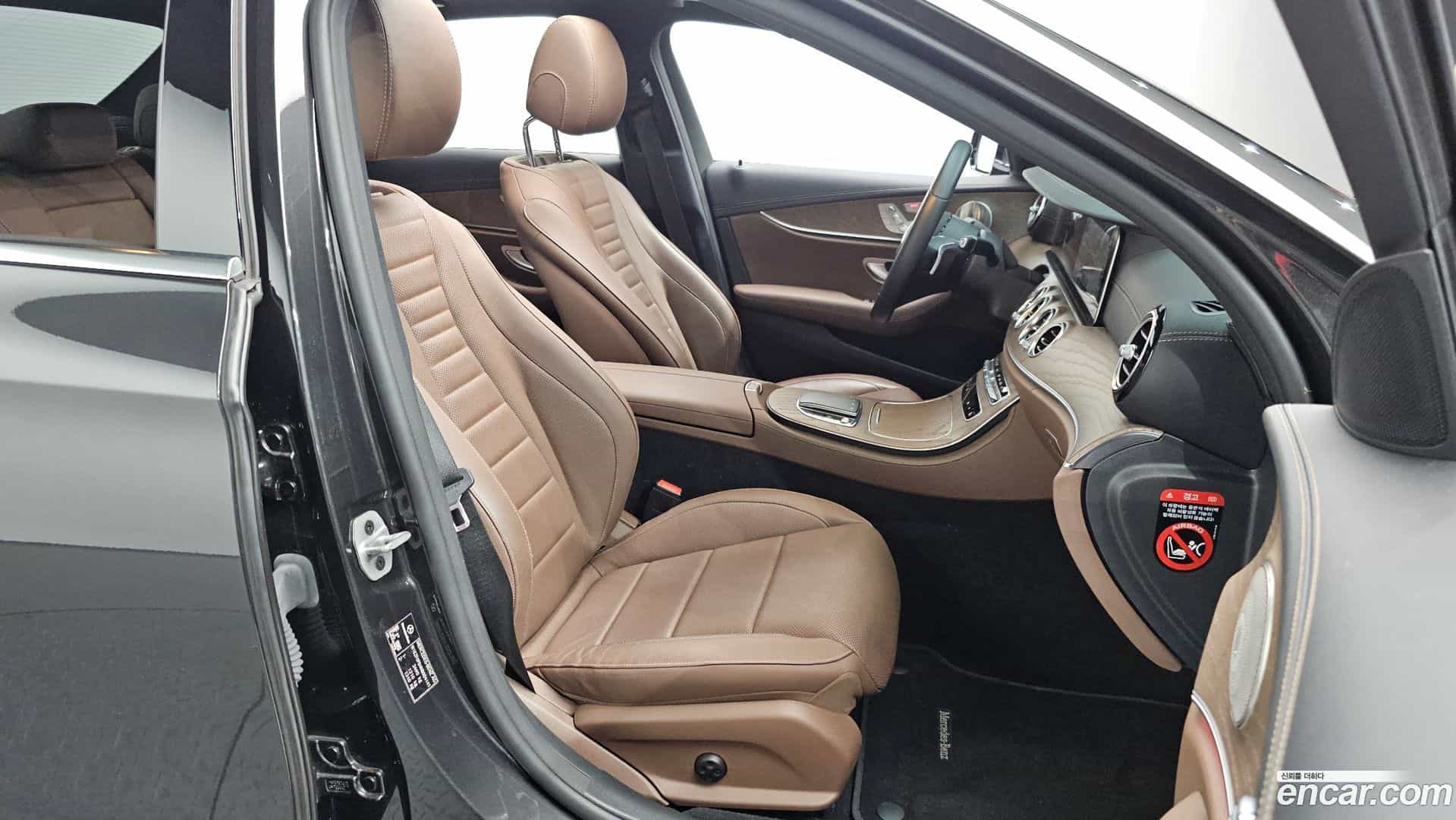 E-Class Mercedes-Benz 2022.1-OPTION-016