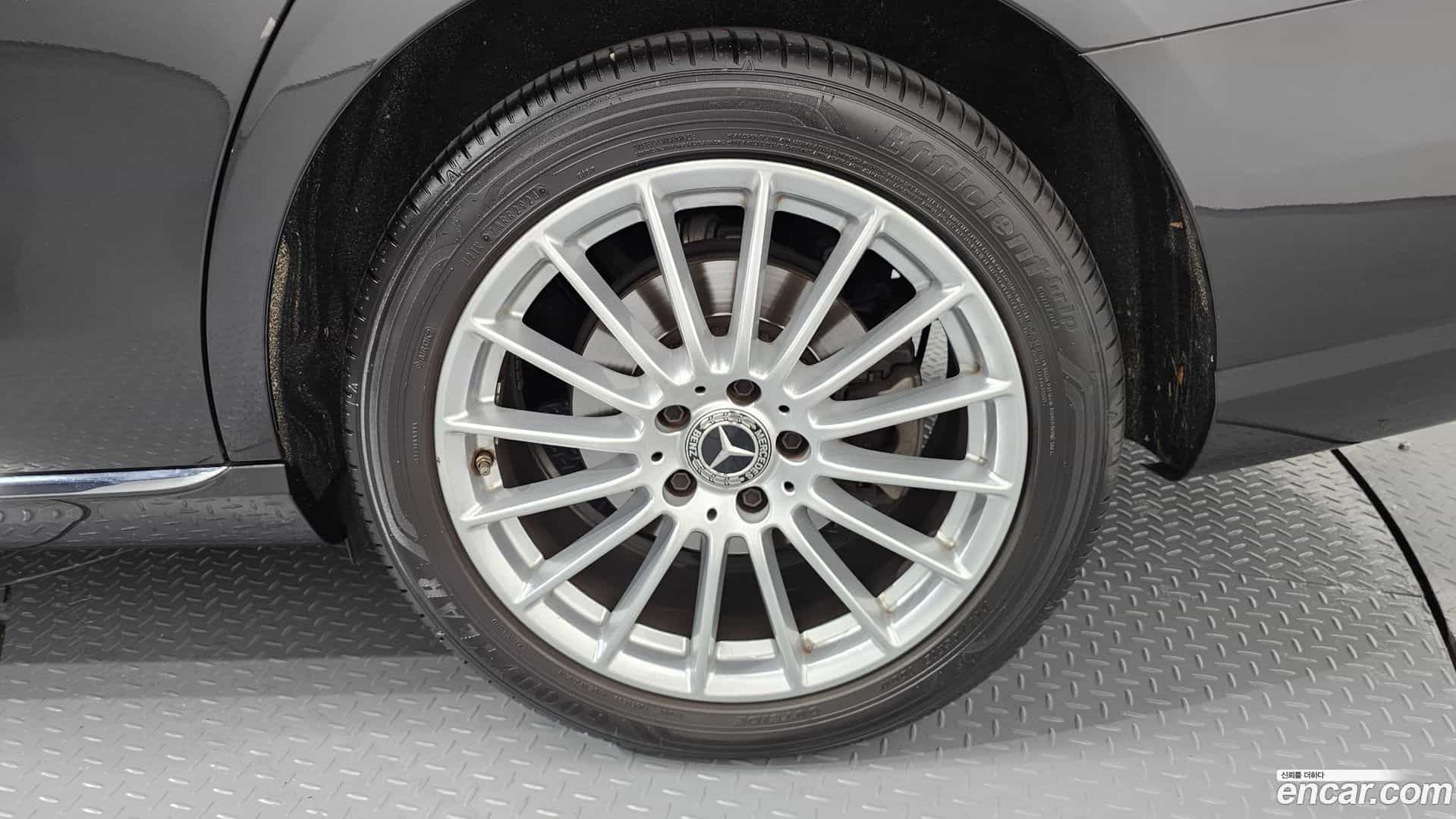 E-Class Mercedes-Benz 2022.1-OUTER-031