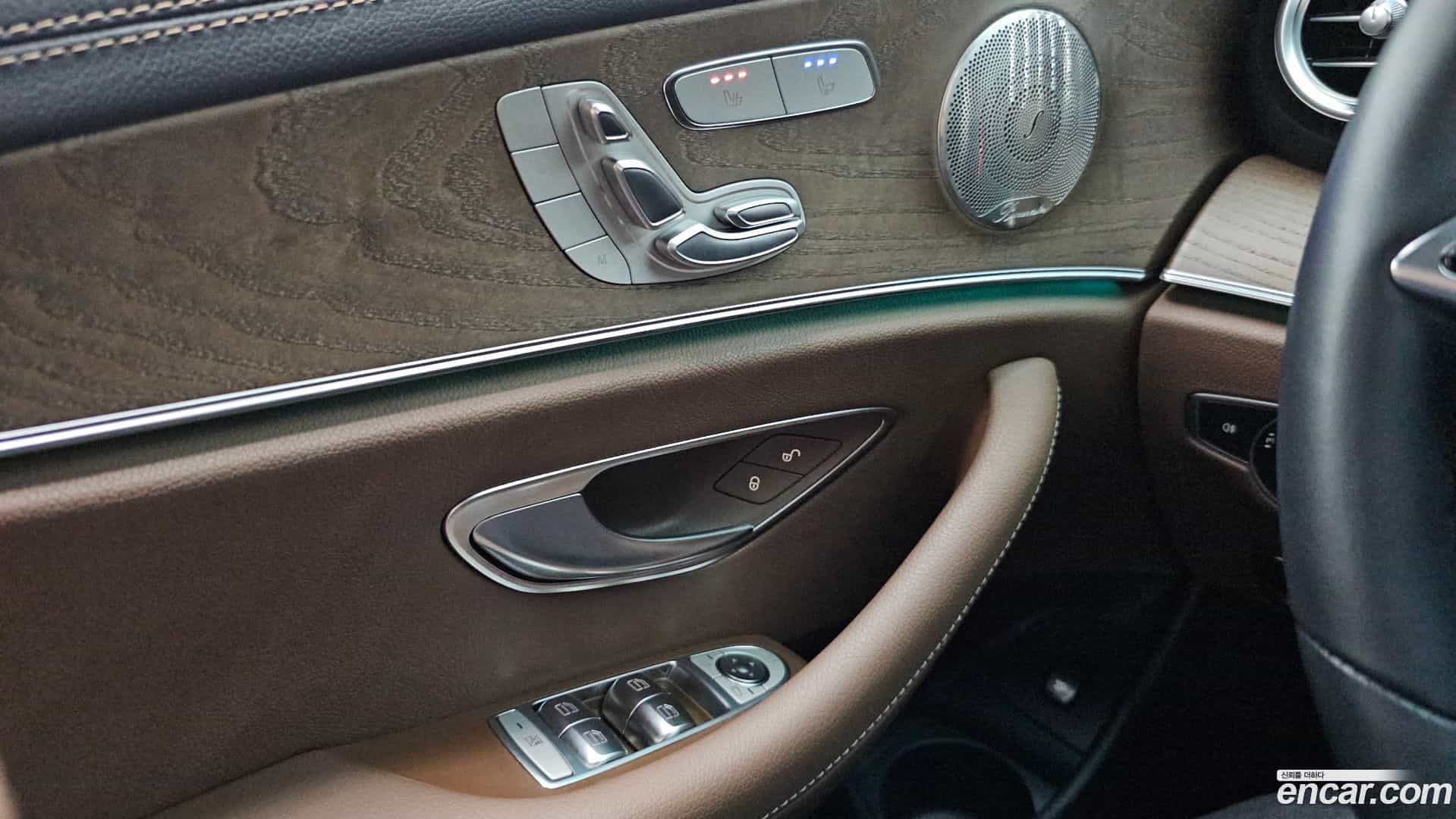 E-Class Mercedes-Benz 2022.1-OPTION-045