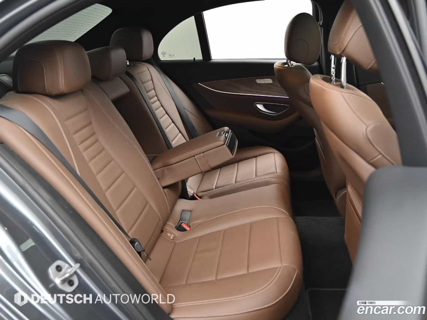 E-Class Mercedes-Benz 2022.7-OPTION-016