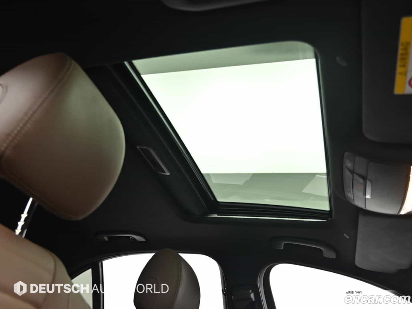 E-Class Mercedes-Benz 2022.7-OPTION-022