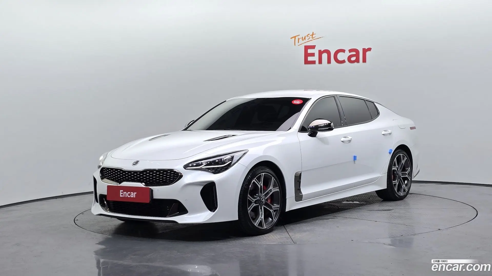 Main__Slider__Photo:Stinger Kia 2019.0-0
