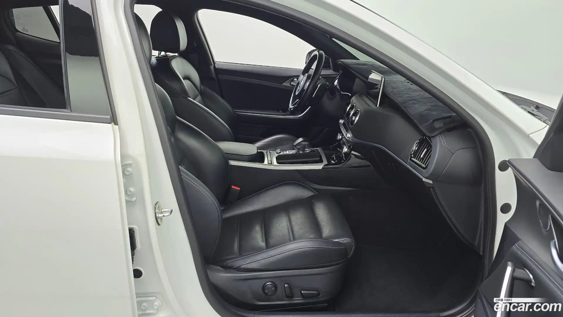 Stinger Kia 2019.0-INNER-036