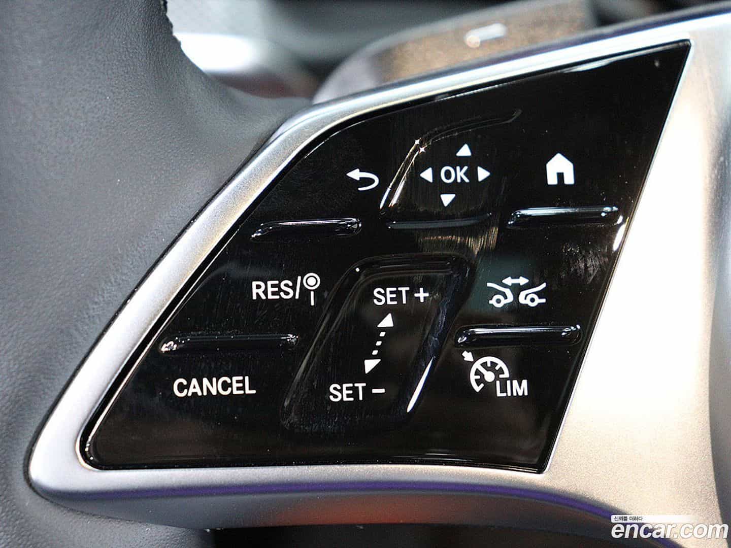 GLC-Class Mercedes-Benz 2025.5-OPTION-024