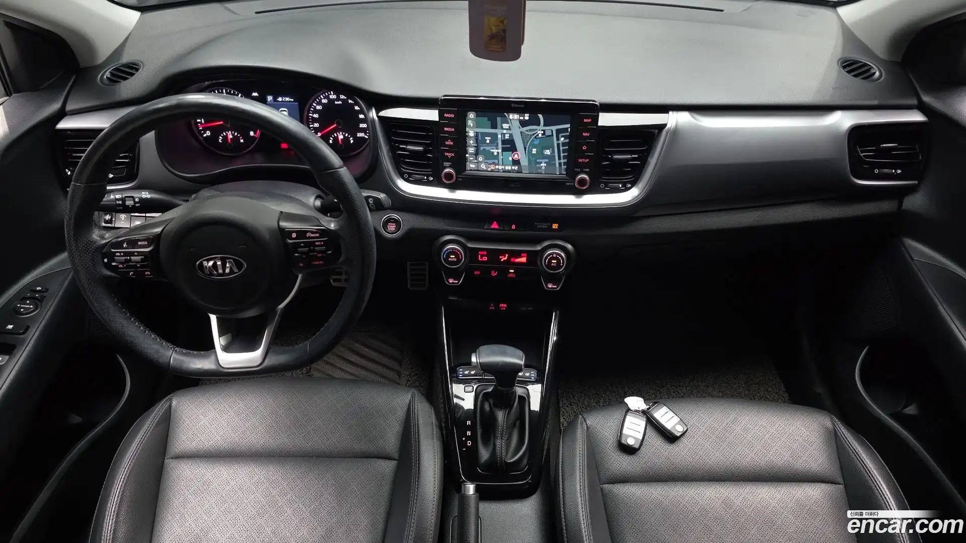 Stonic Kia 2018.10-INNER-007