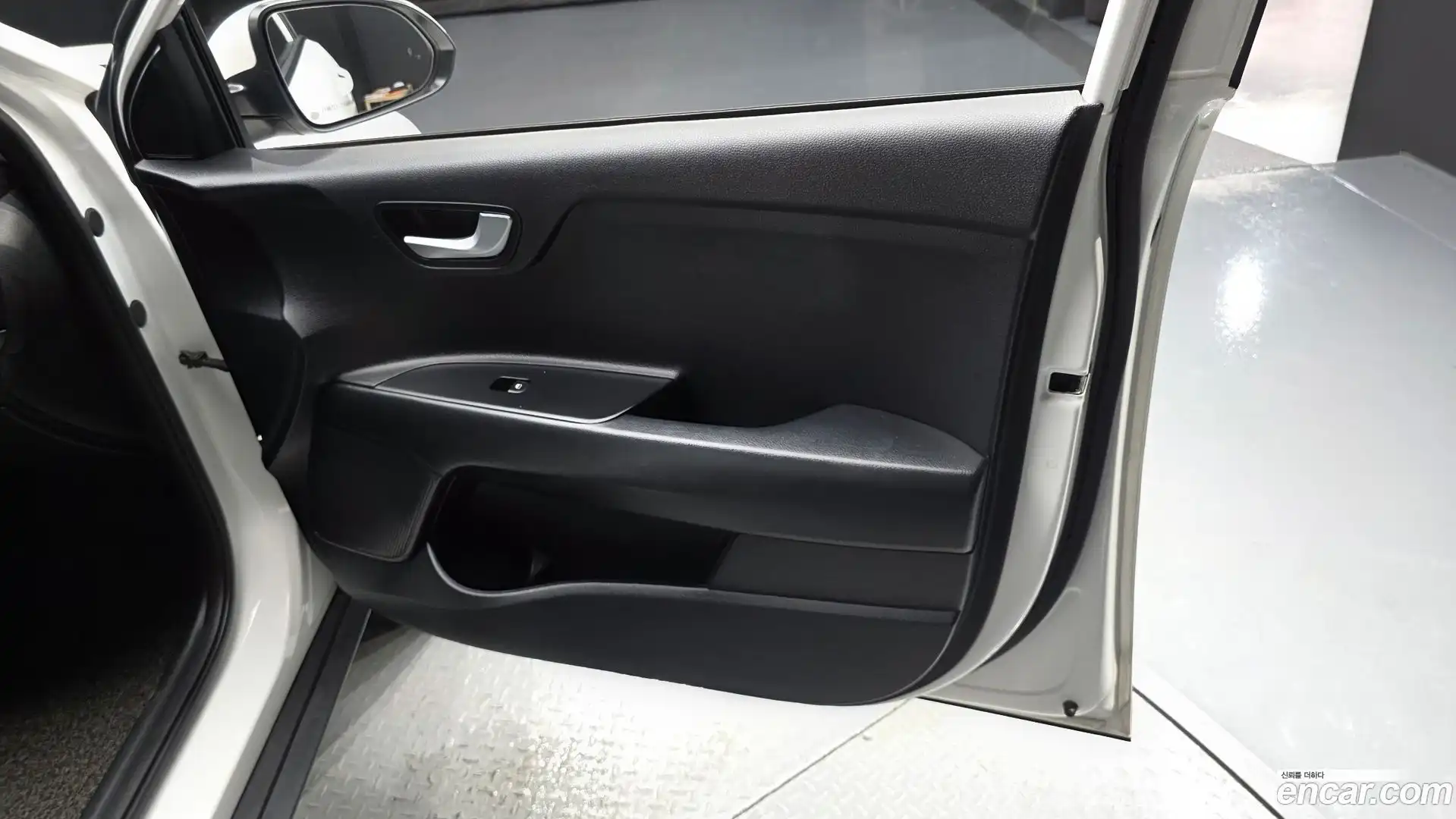 Stonic Kia 2018.10-INNER-034