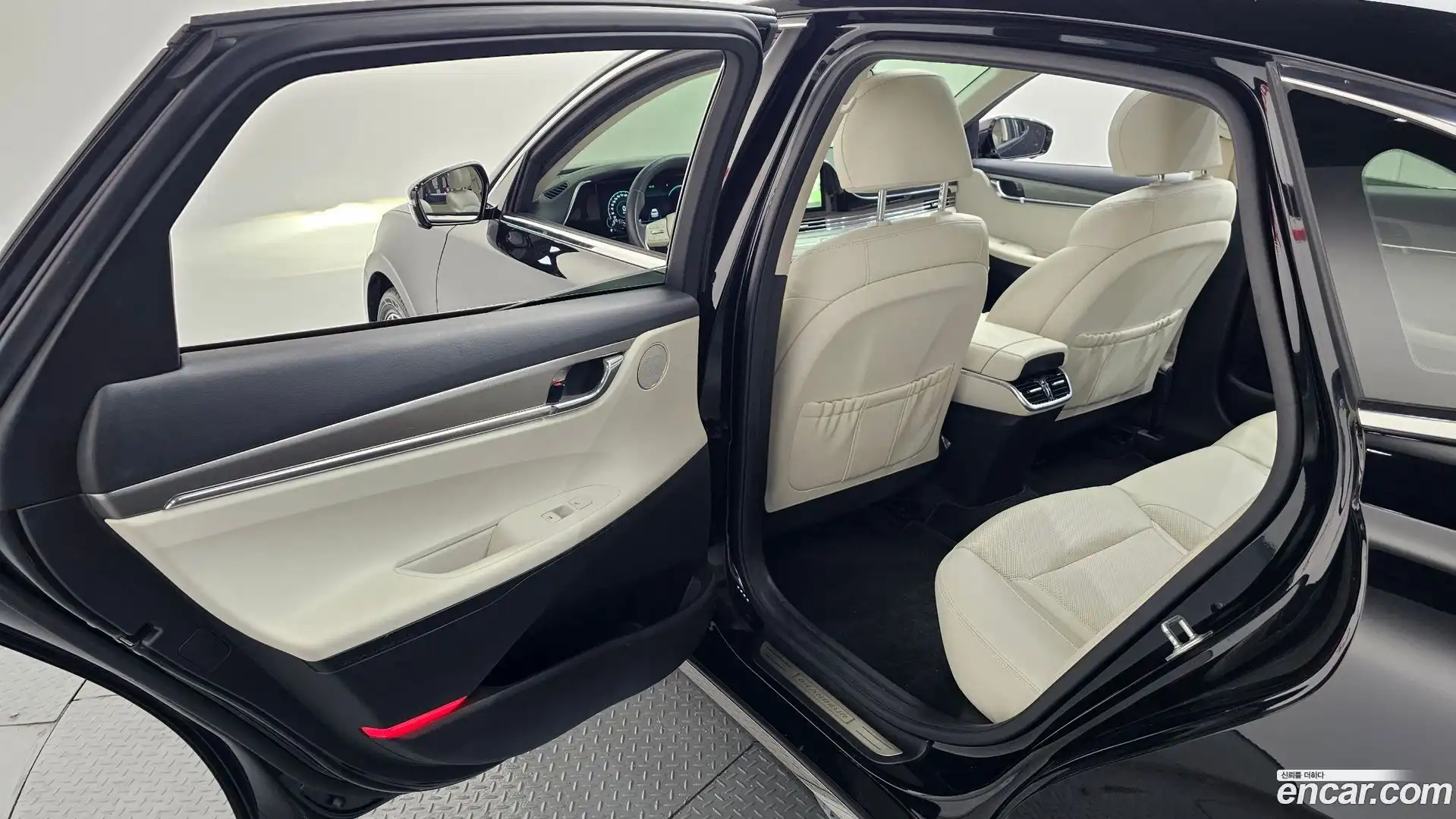 Grandeur Hyundai 2022.6-OPTION-041