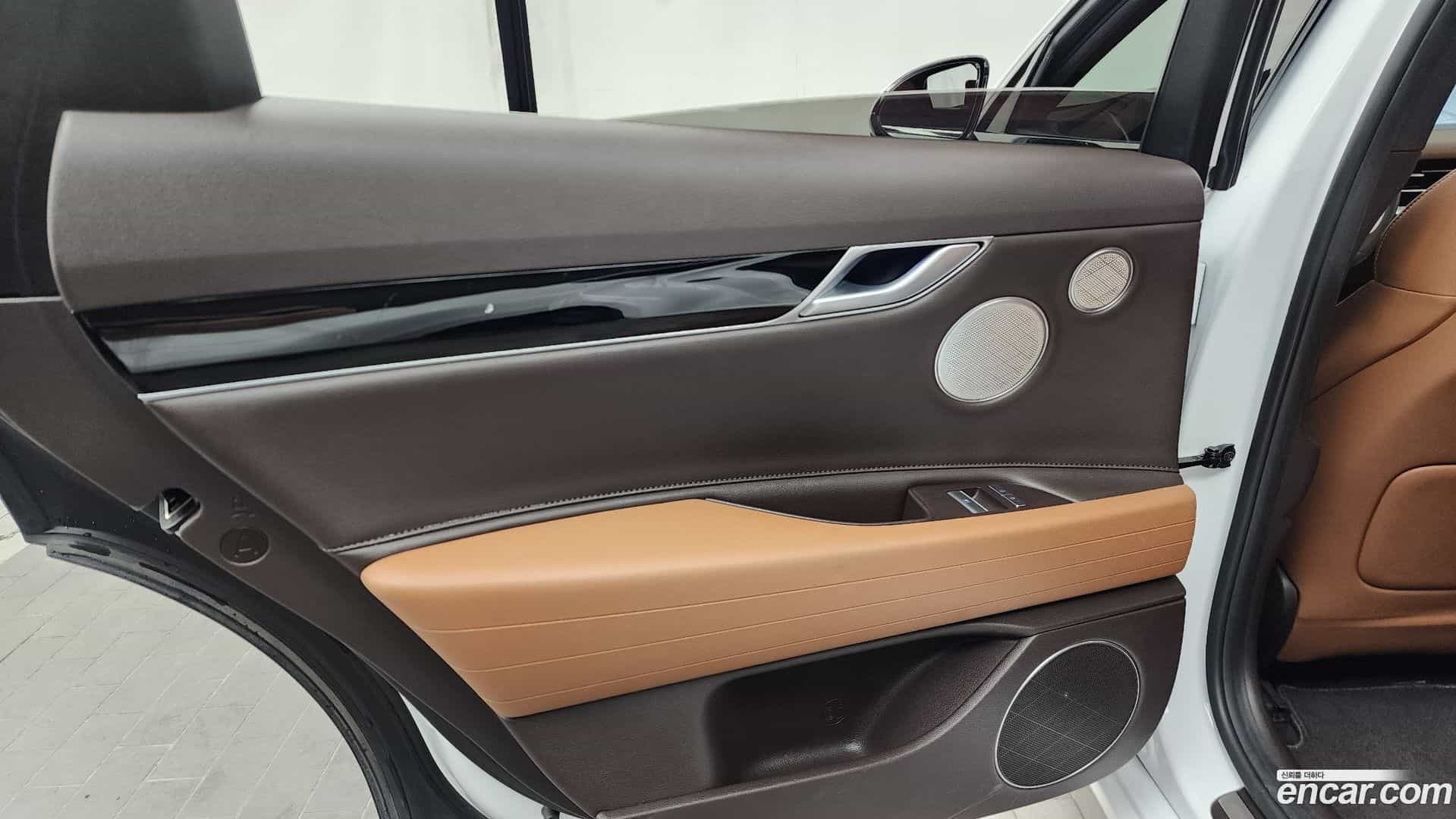 G80 Genesis 2022.8-INNER-035