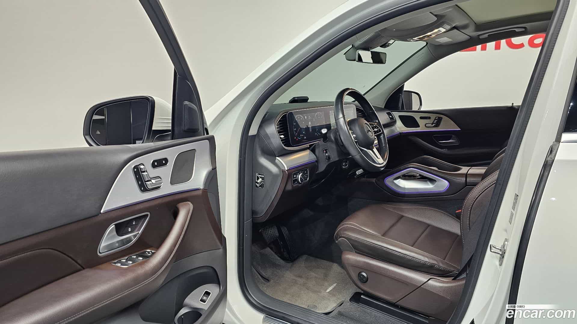 GLE-Class Mercedes-Benz 2020.7-INNER-010