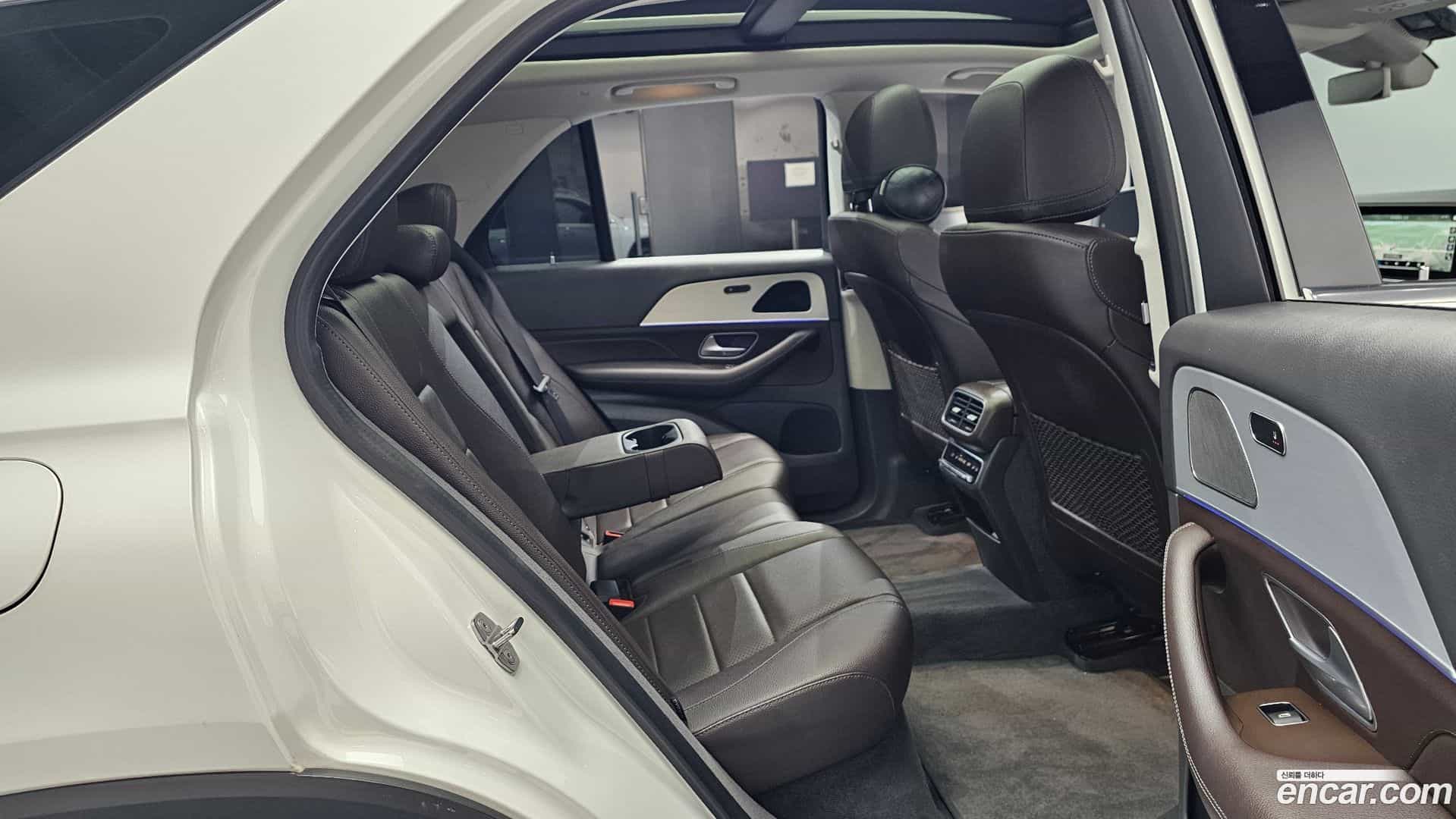 GLE-Class Mercedes-Benz 2020.7-OPTION-015