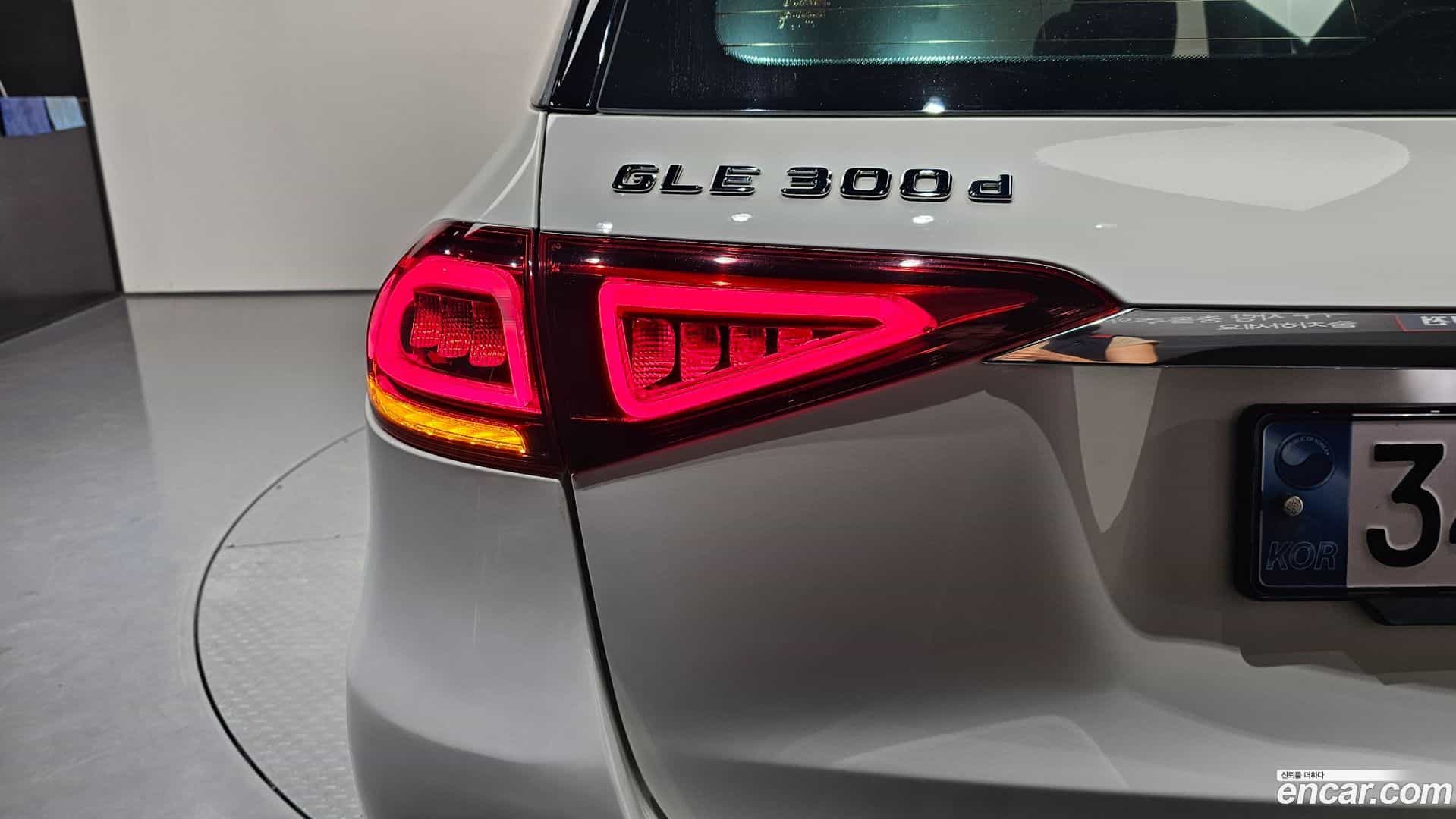 GLE-Class Mercedes-Benz 2020.7-OUTER-033