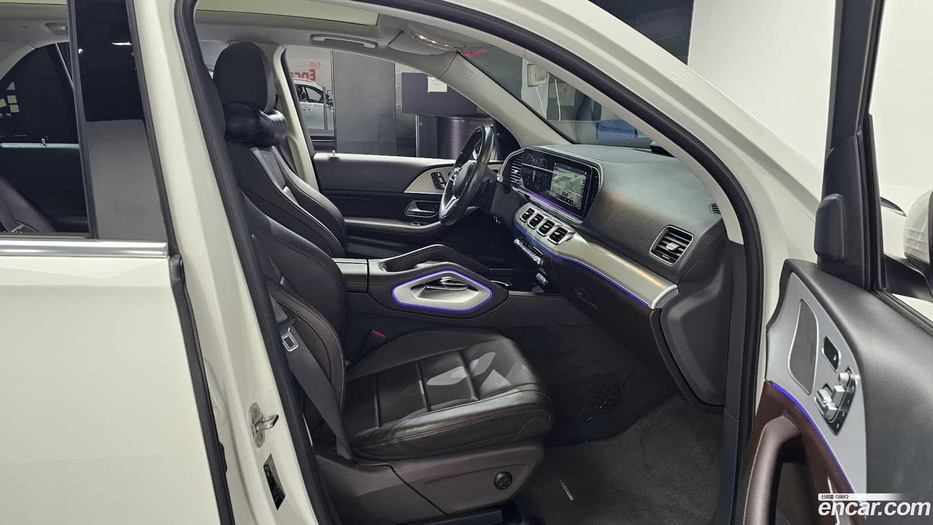 GLE-Class Mercedes-Benz 2020.7-INNER-036