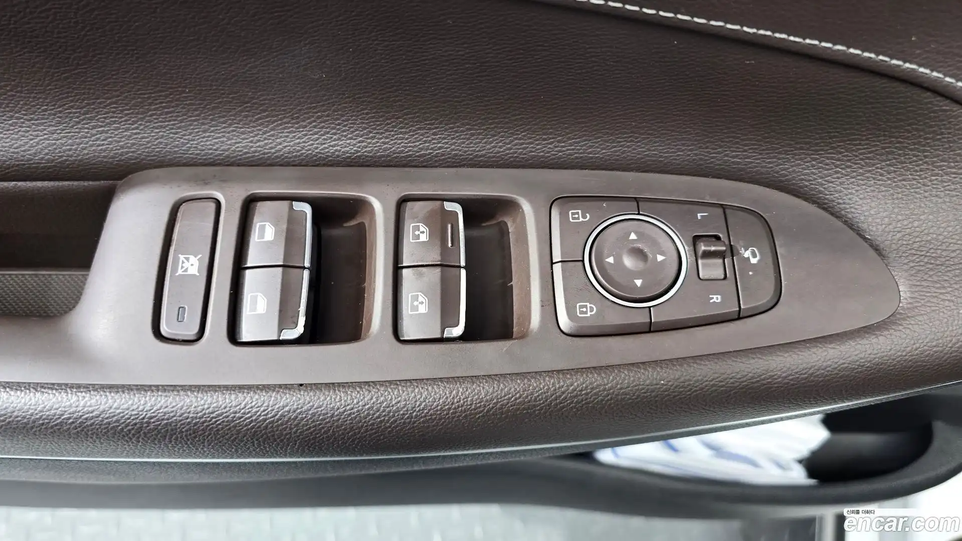 Grandeur Hyundai 2017.1-OPTION-021