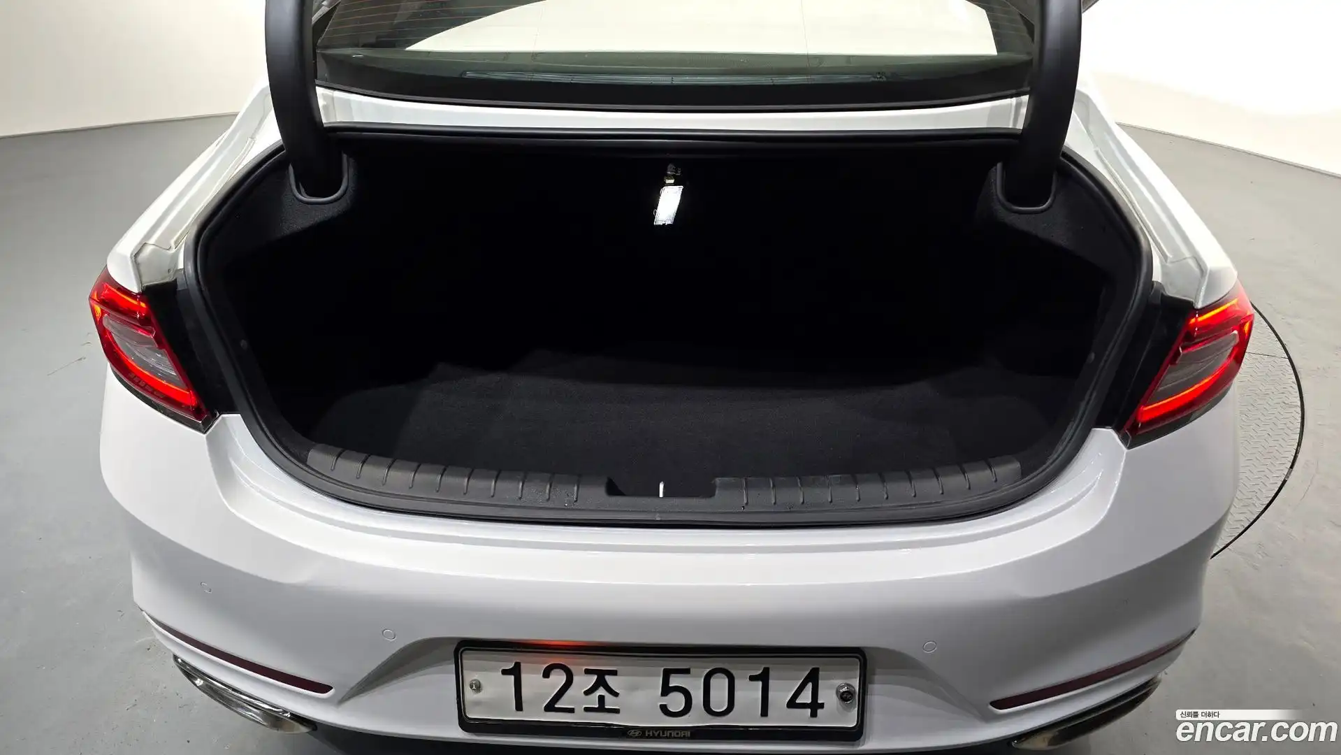 Grandeur Hyundai 2017.1-OPTION-023