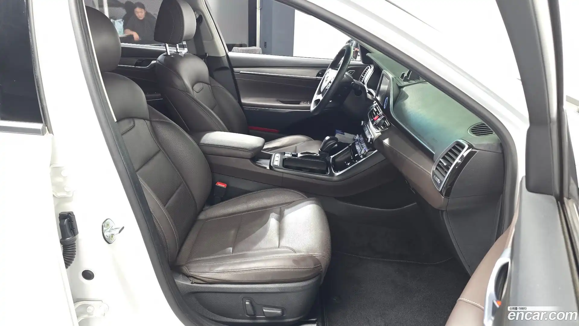 Grandeur Hyundai 2017.1-INNER-036