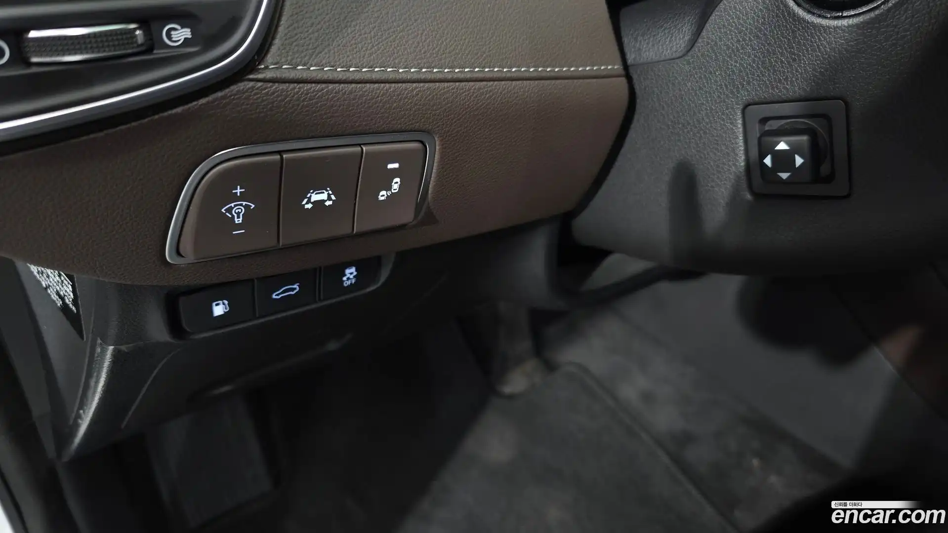 Grandeur Hyundai 2017.1-OPTION-040